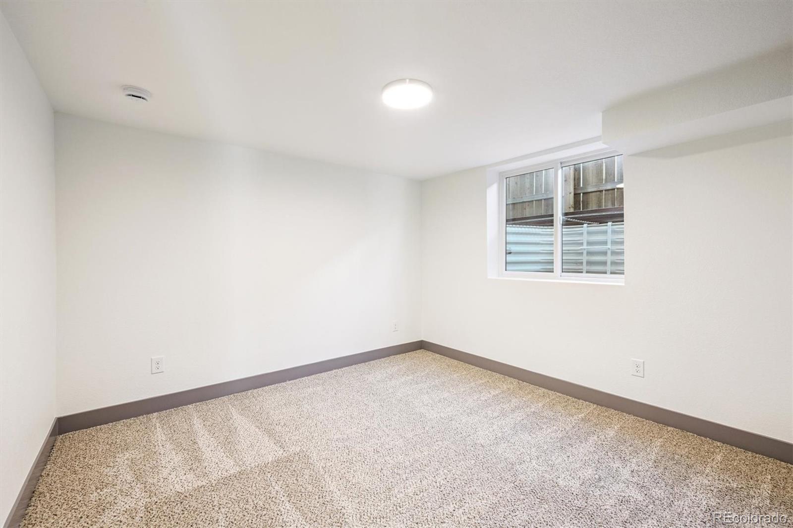 3325 Poplar Street Unit: 3325