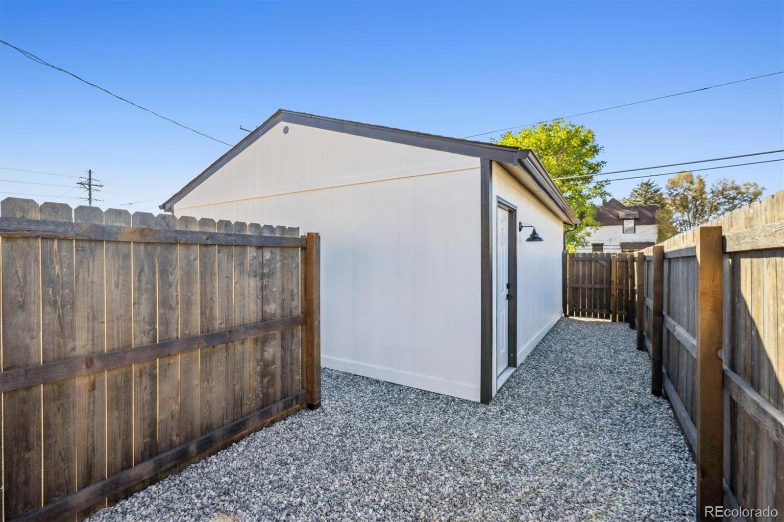 3325 Poplar Street Unit: 3325