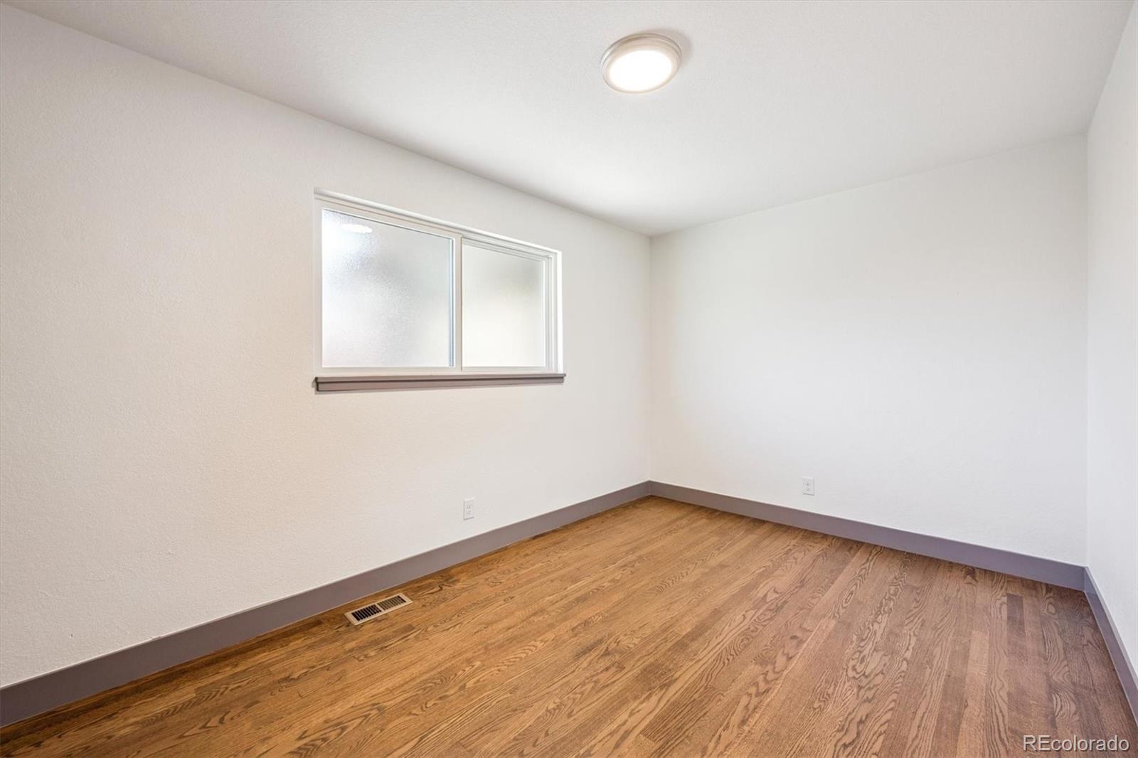 3325 Poplar Street Unit: 3325