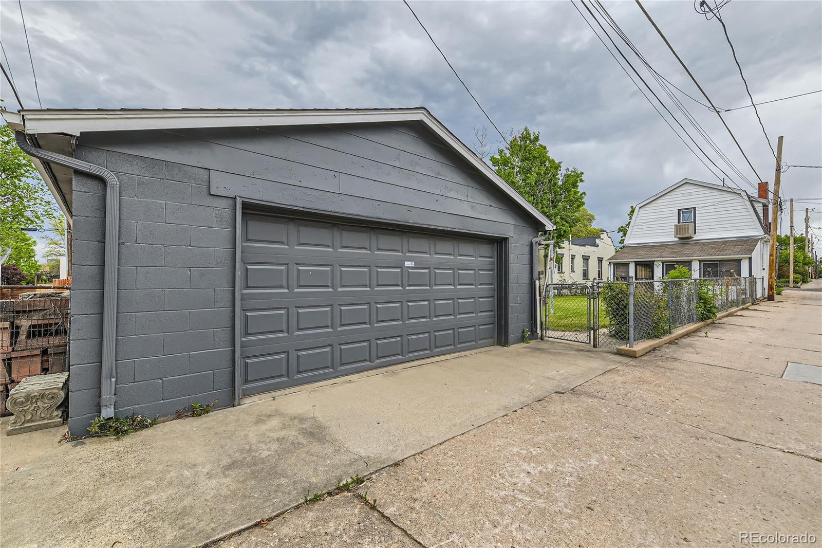 2031 W 37th Avenue