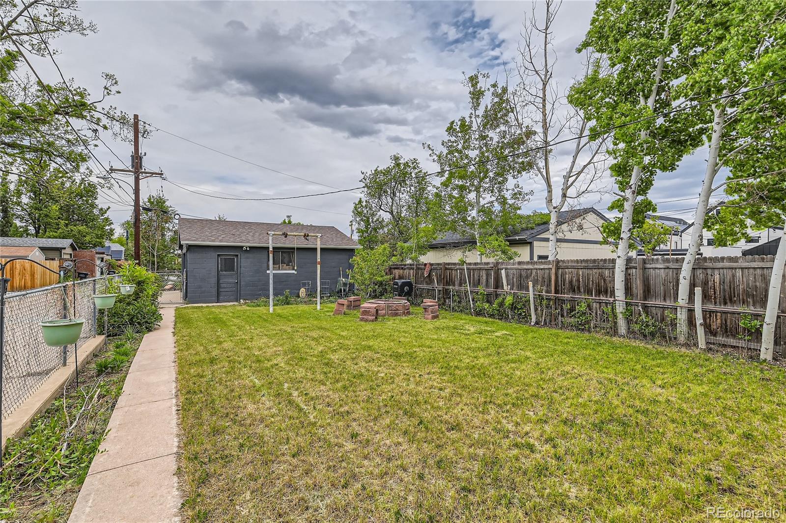 2031 W 37th Avenue