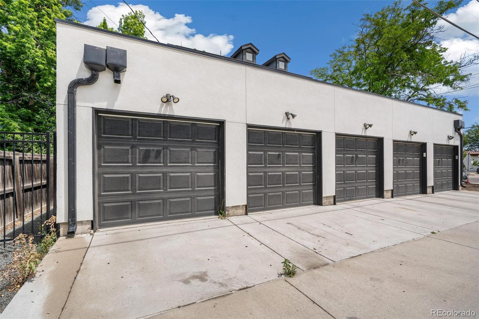 1405 N Yates Street