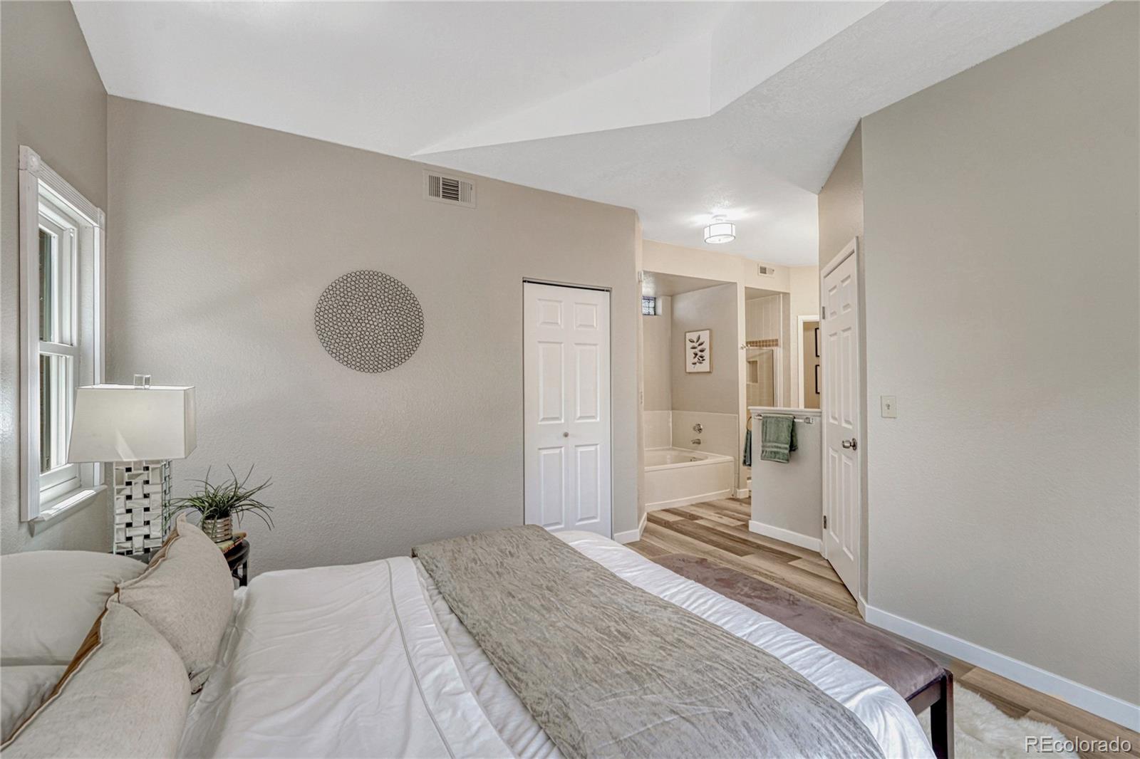 6001 S Yosemite Street Unit: B101