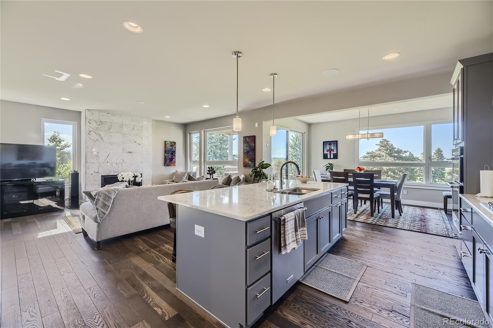 4673 W 50th Place