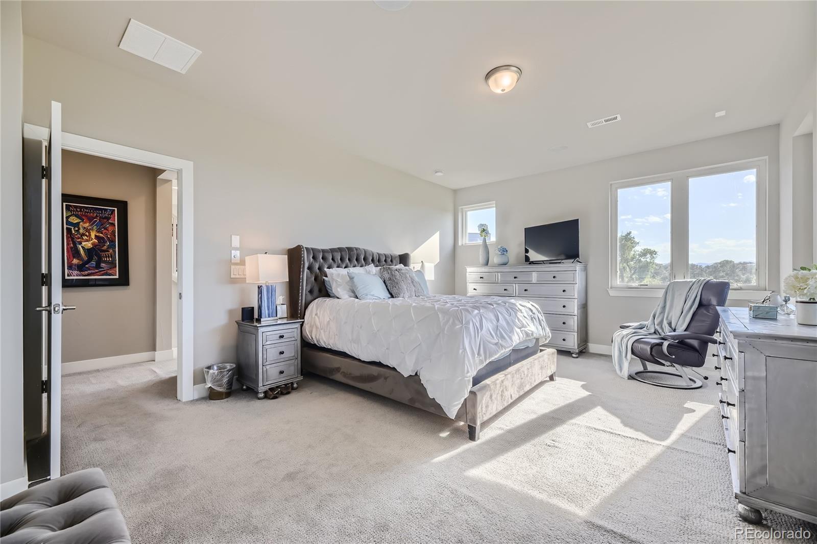 4673 W 50th Place