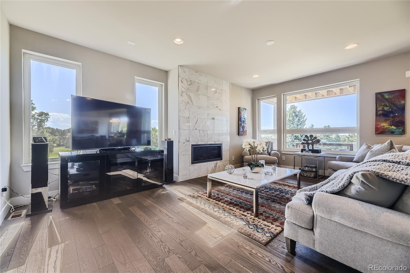 4673 W 50th Place