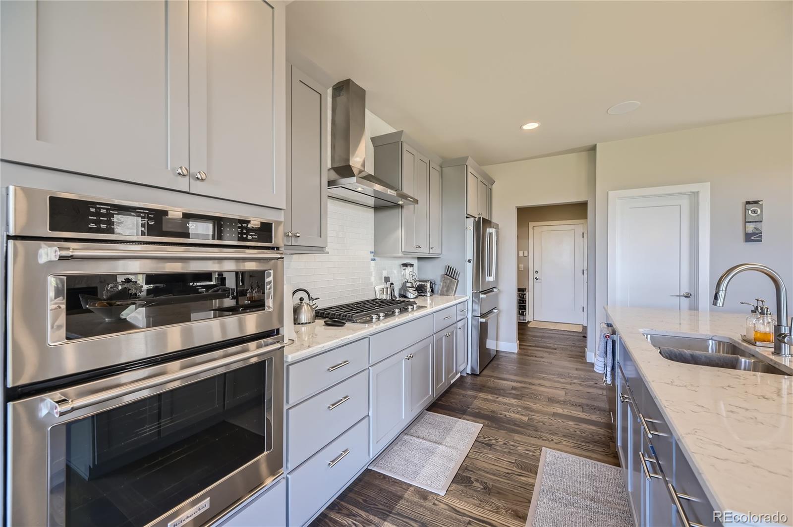 4673 W 50th Place