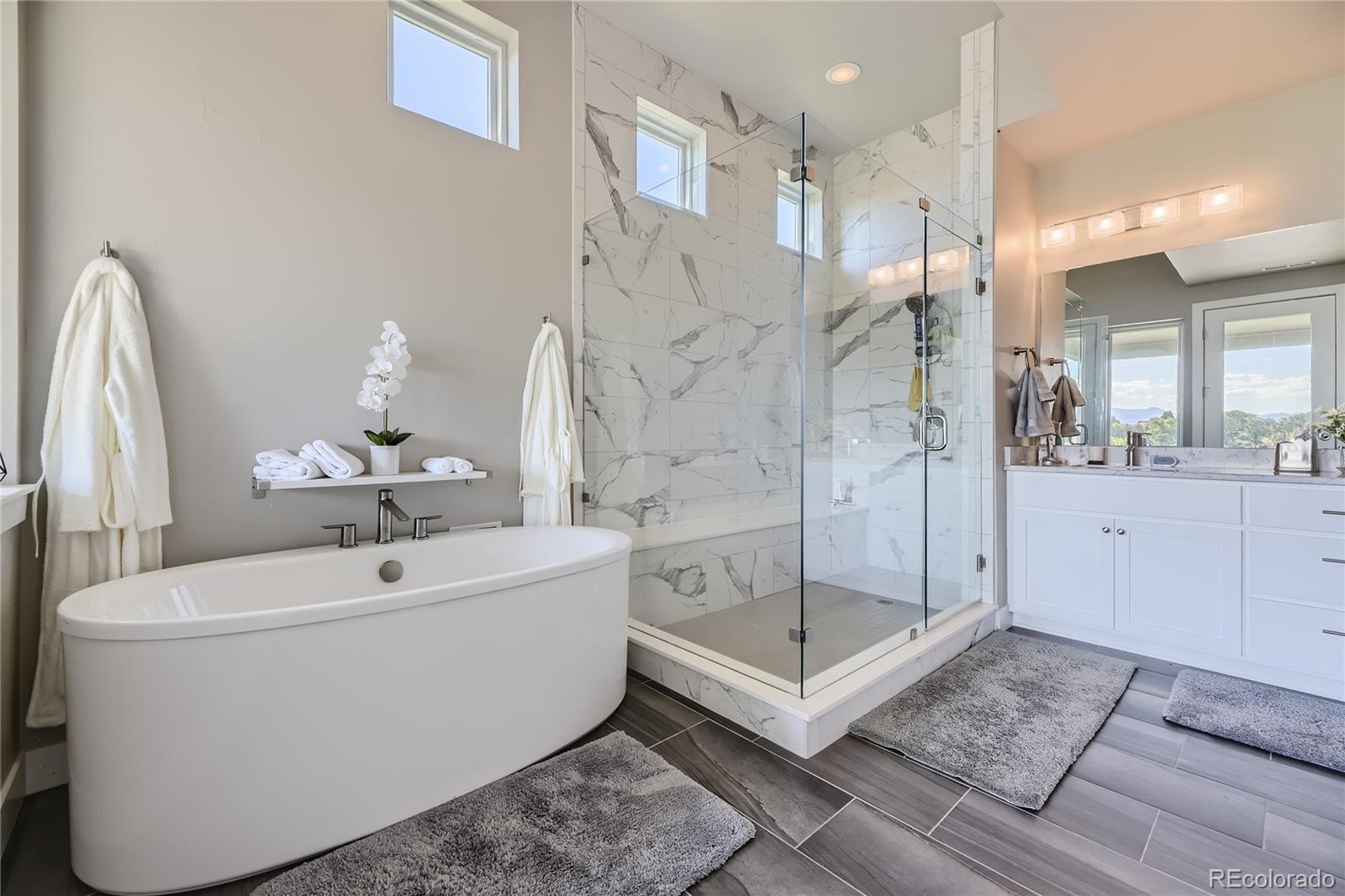 4673 W 50th Place