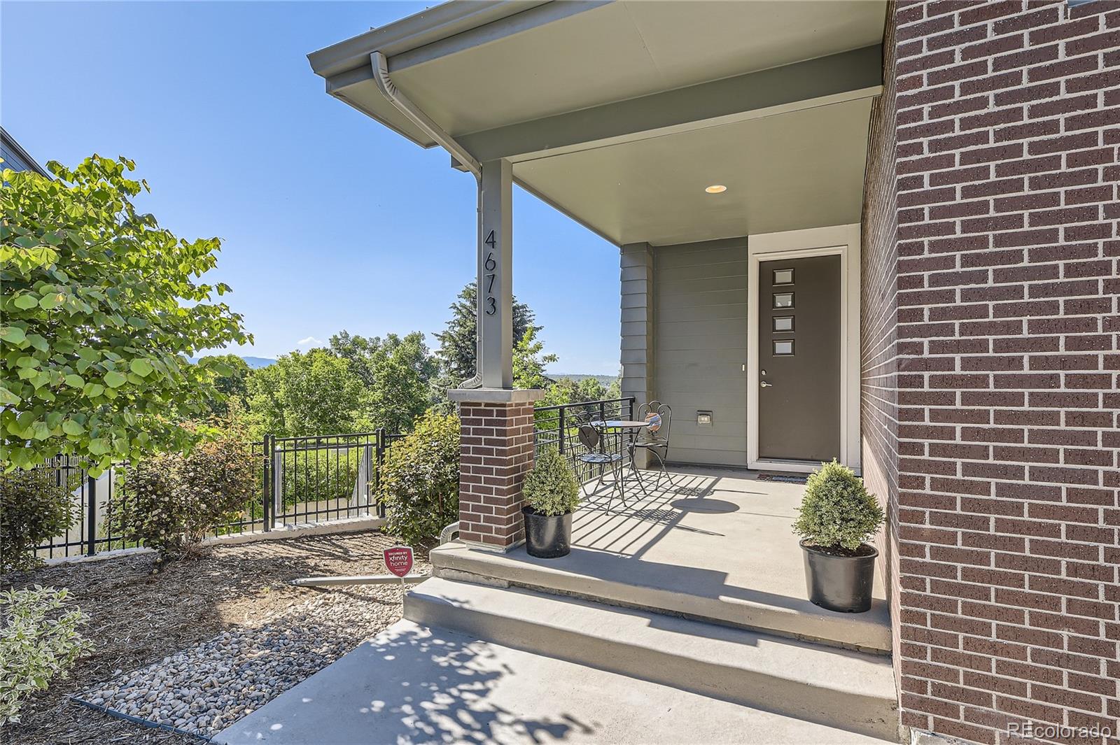 4673 W 50th Place