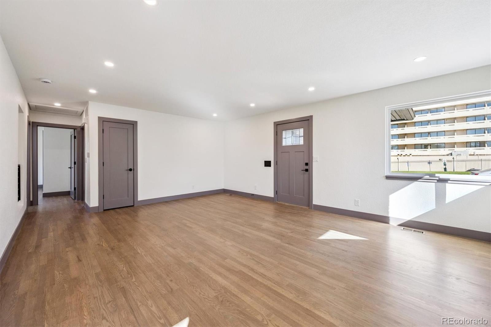 3323 Poplar Street Unit: 3323