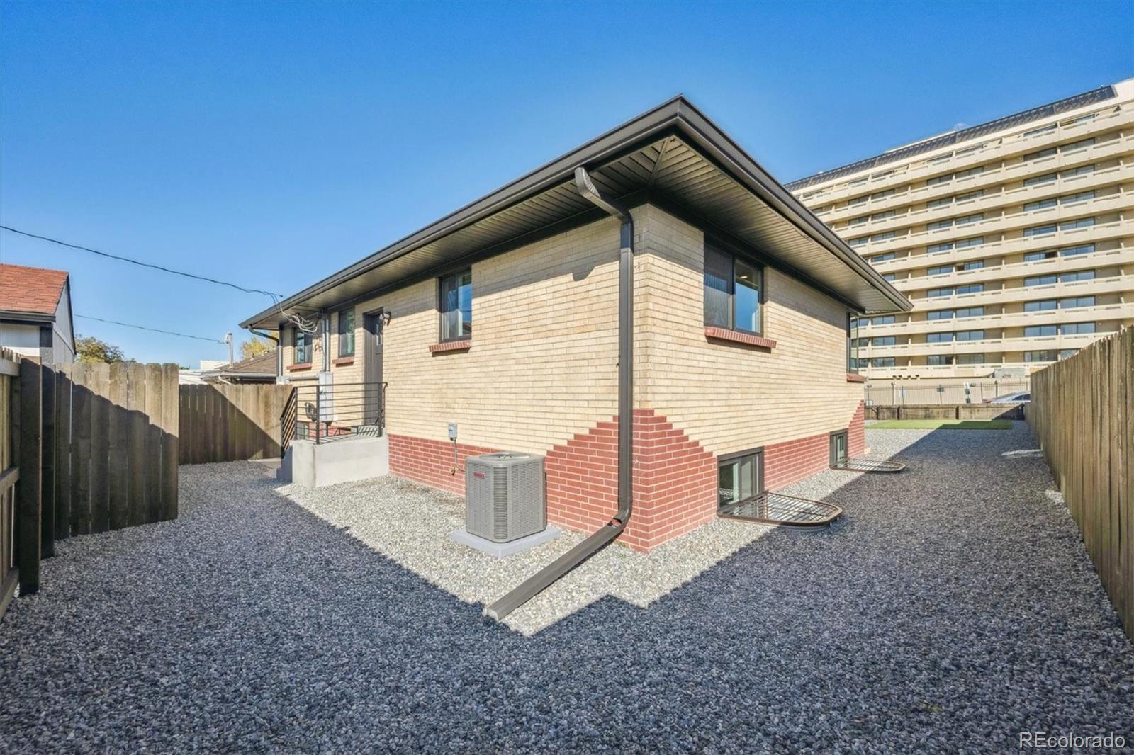 3323 Poplar Street Unit: 3323