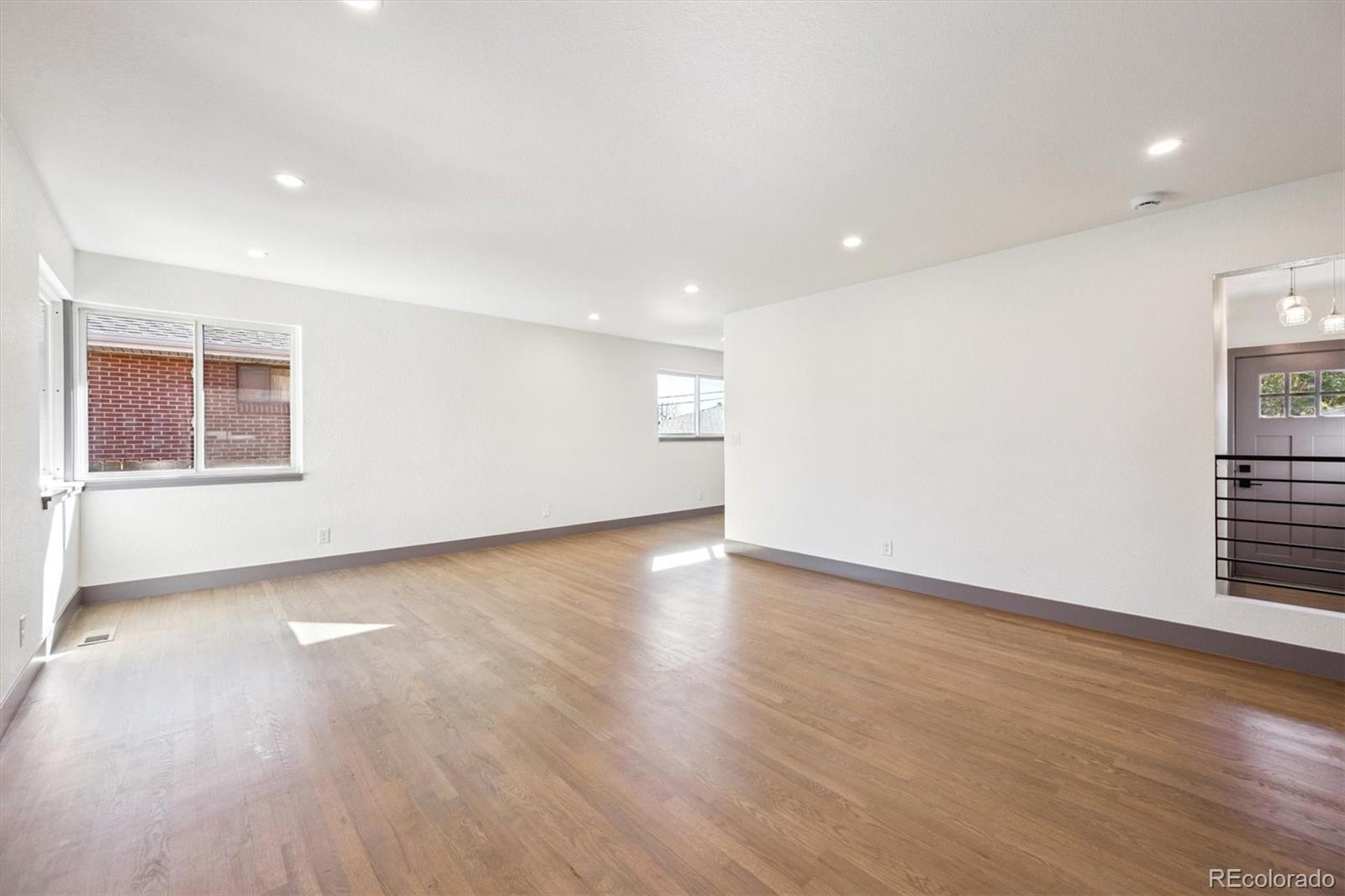 3323 Poplar Street Unit: 3323