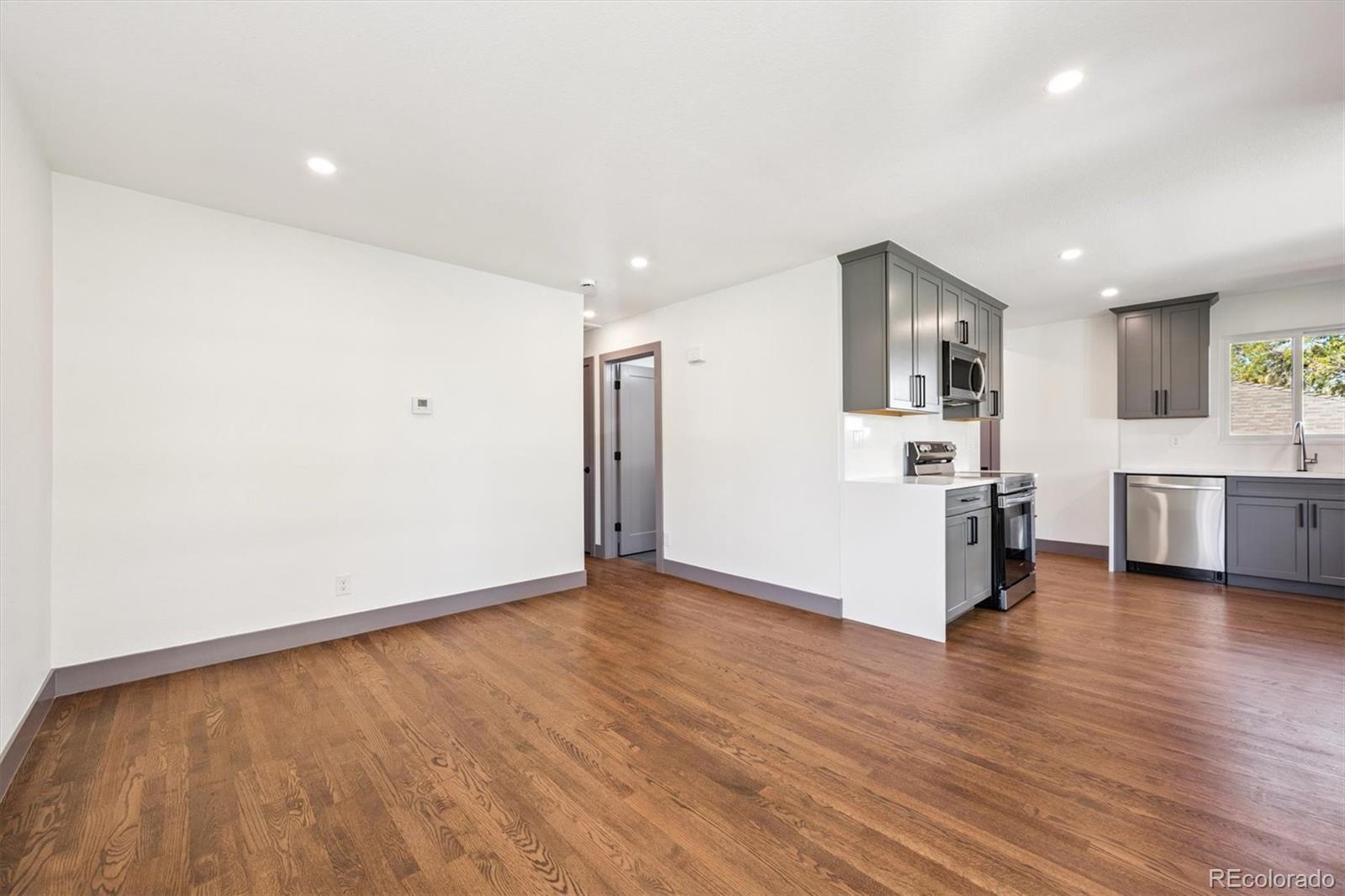 3323 Poplar Street Unit: 3323