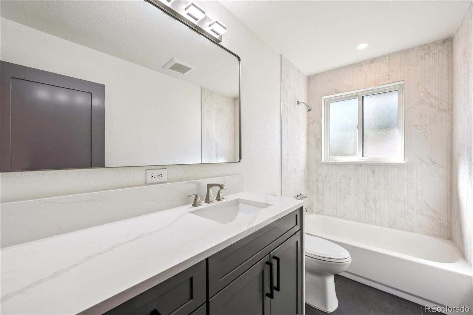 3323 Poplar Street Unit: 3323