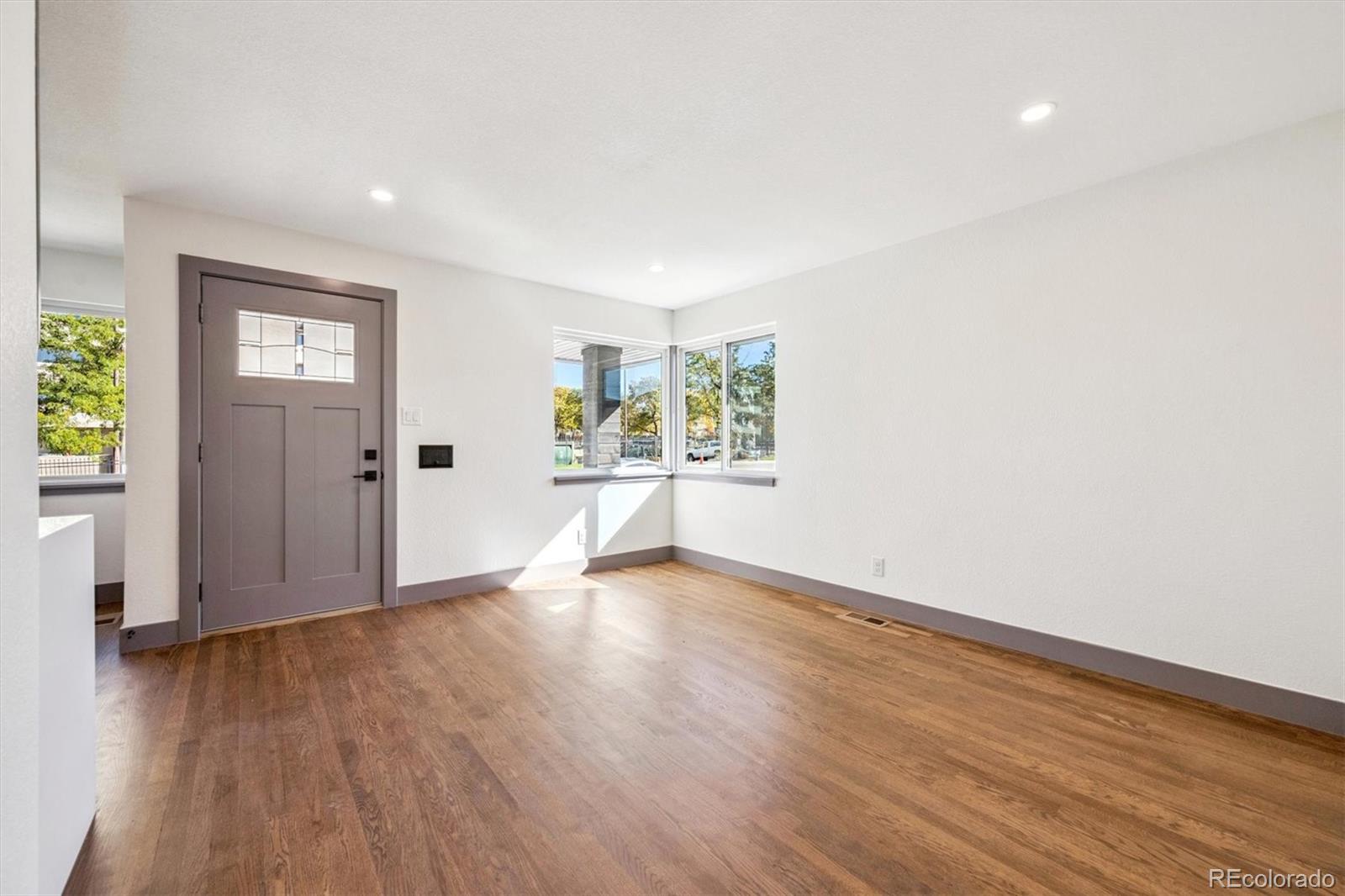 3323 Poplar Street Unit: 3323
