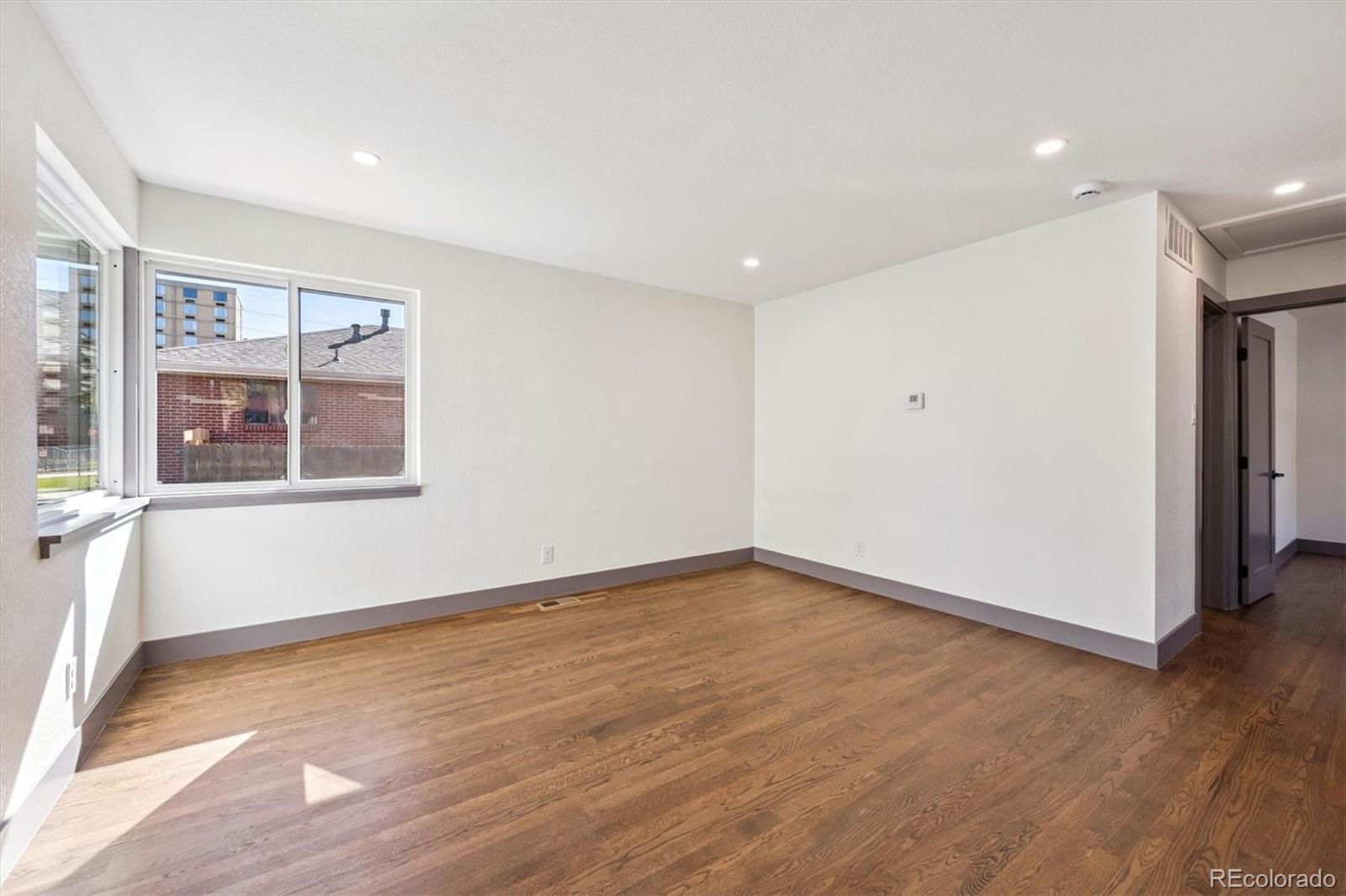 3323 Poplar Street Unit: 3323