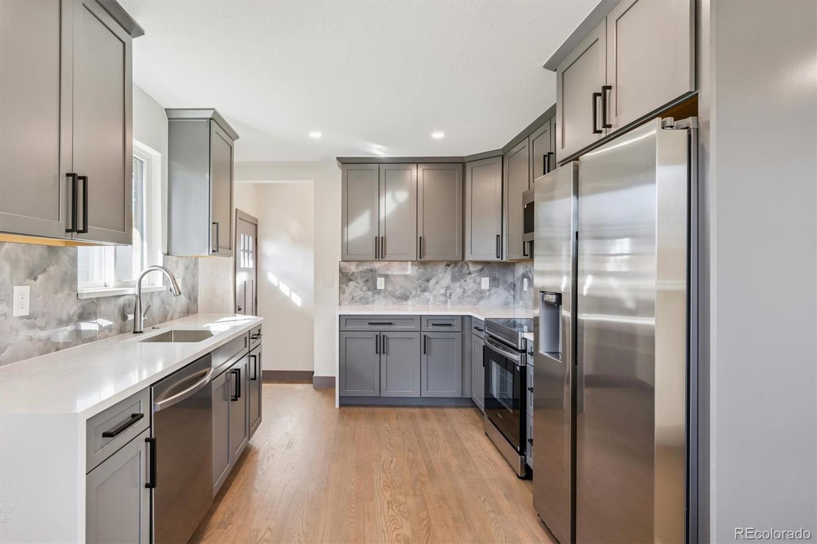 3323 Poplar Street Unit: 3323