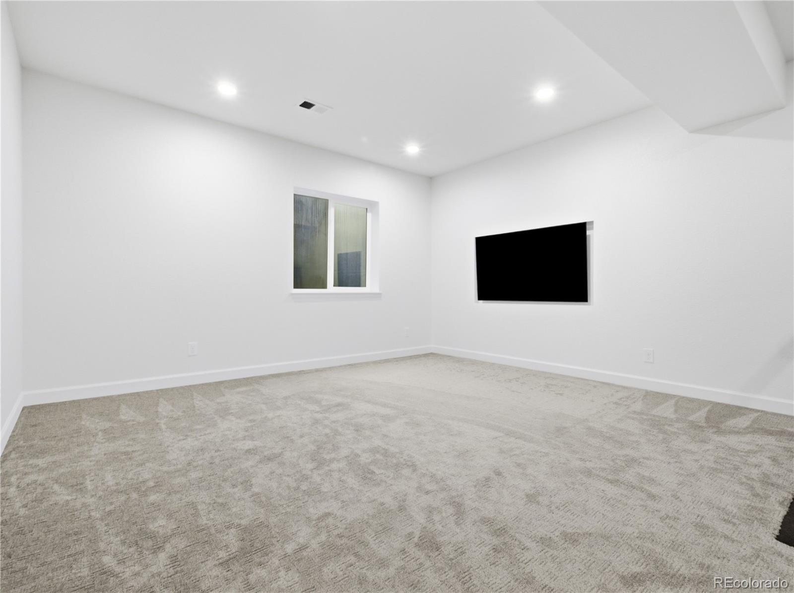 33 Felicity Loop