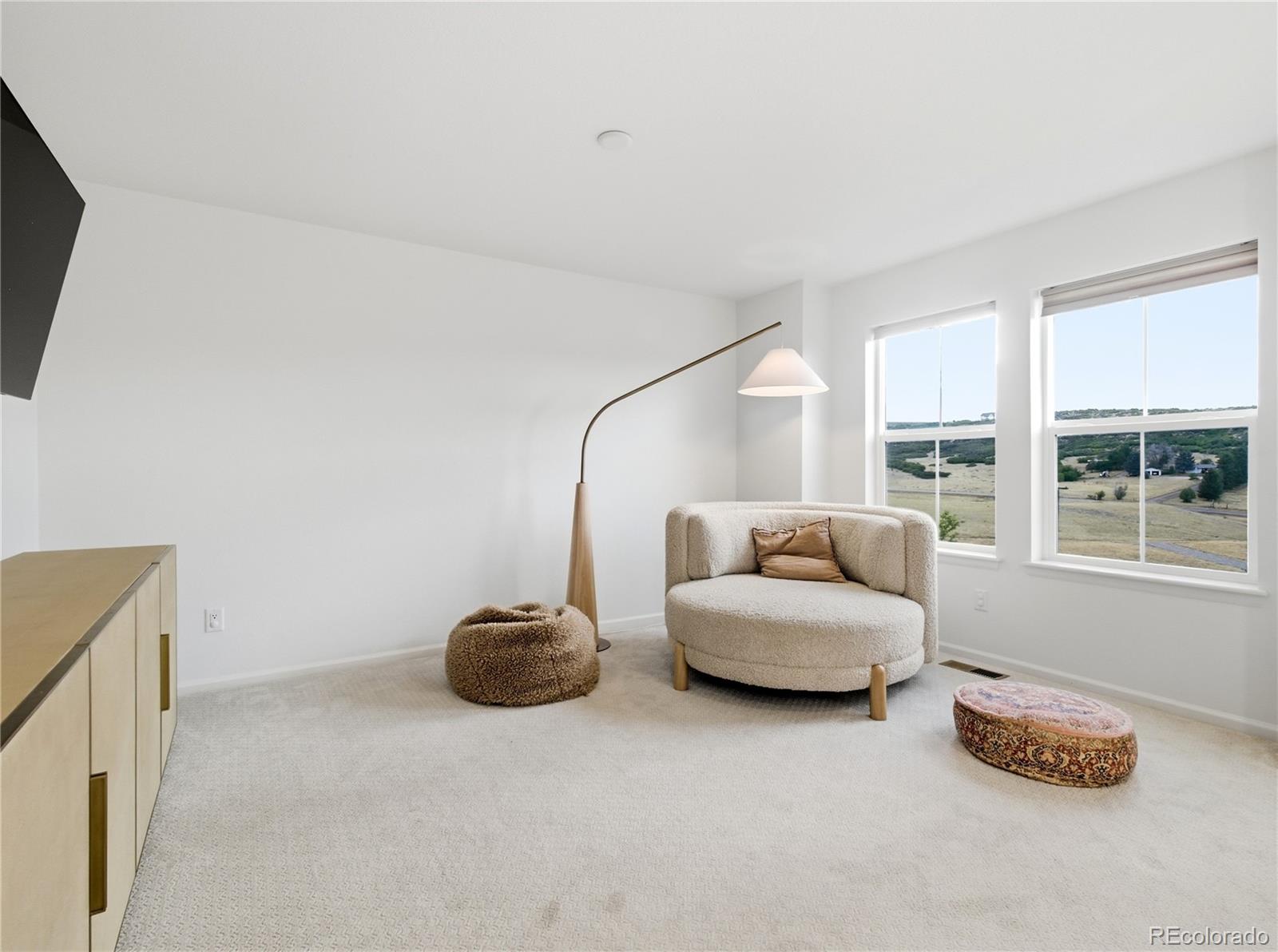 33 Felicity Loop
