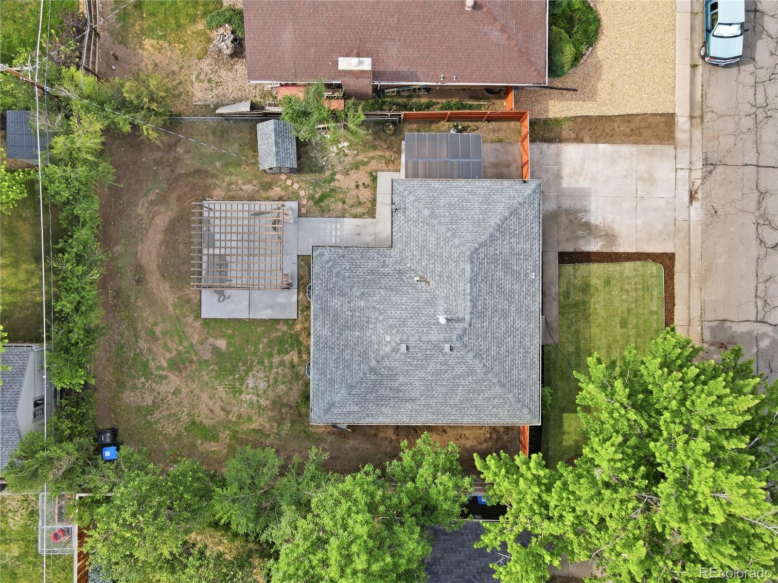 6033 Hoyt Court