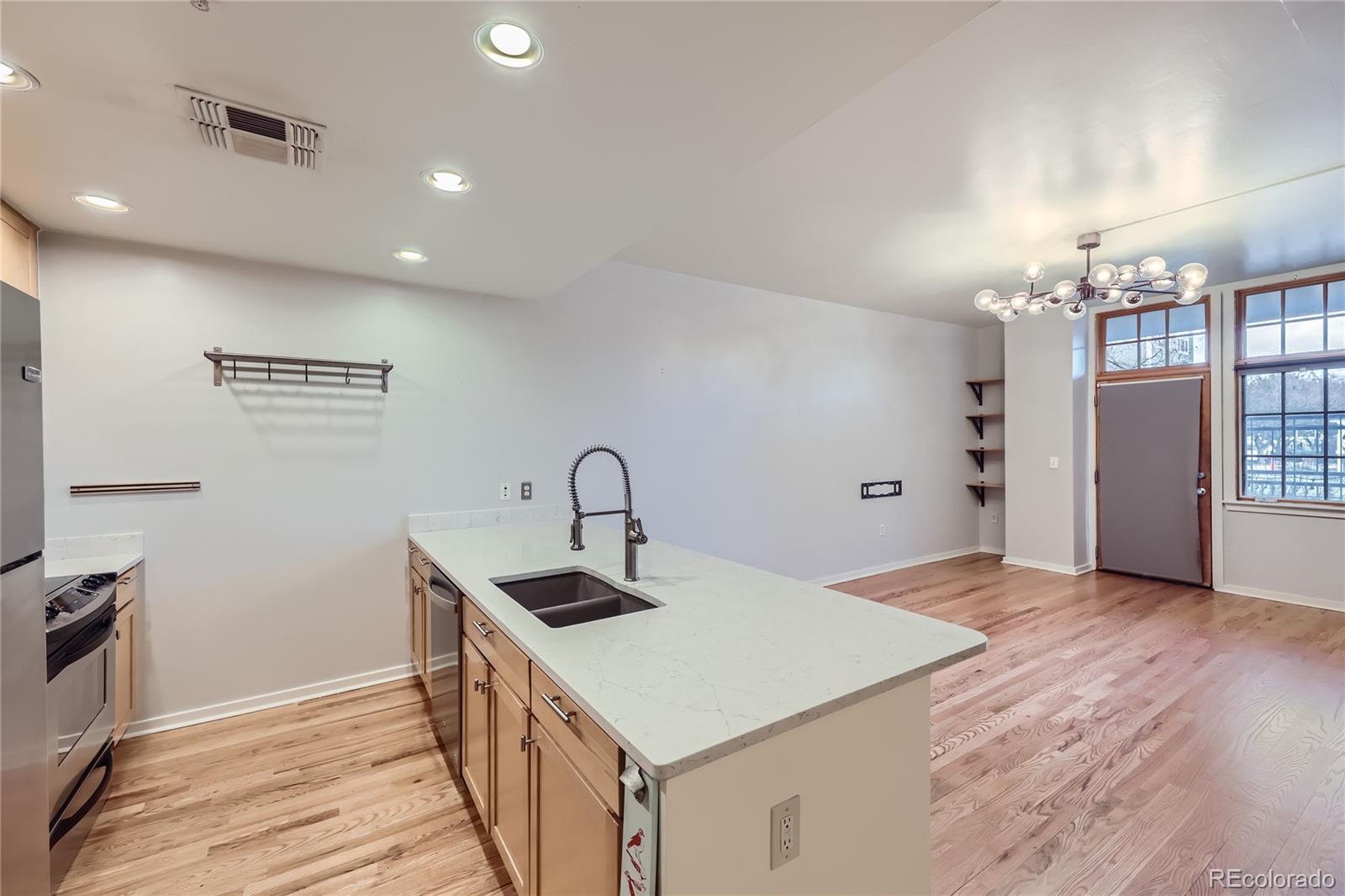 275 S Harrison Street Unit: 107