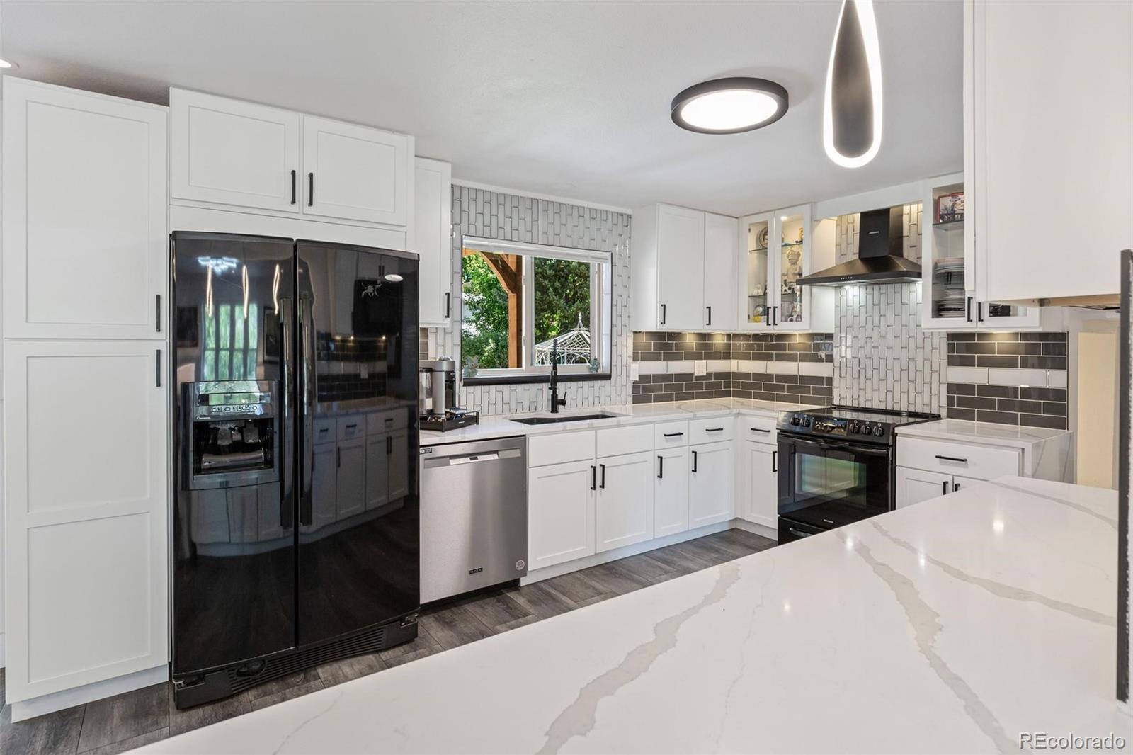 6083 S Lamar Drive