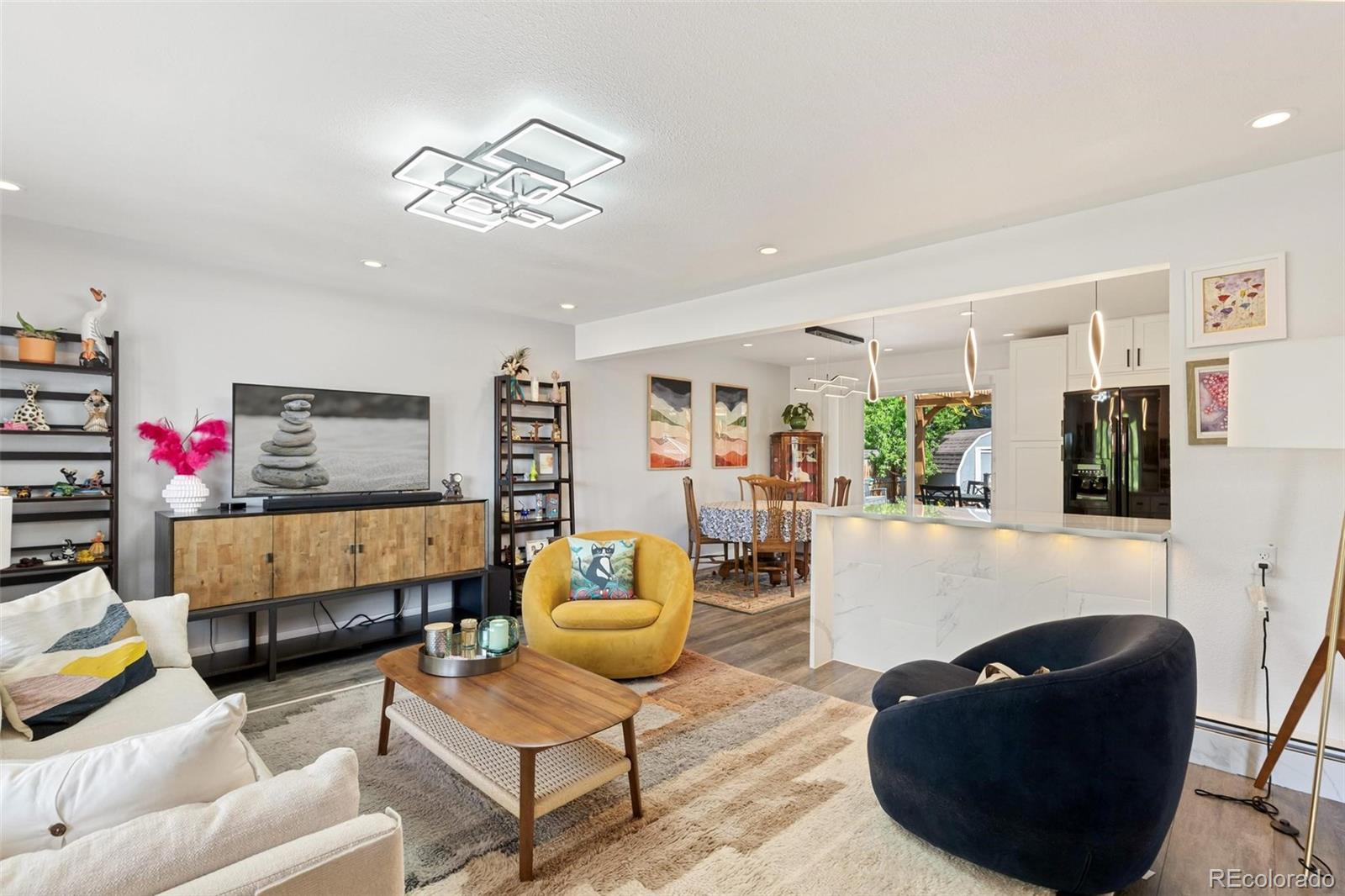 6083 S Lamar Drive