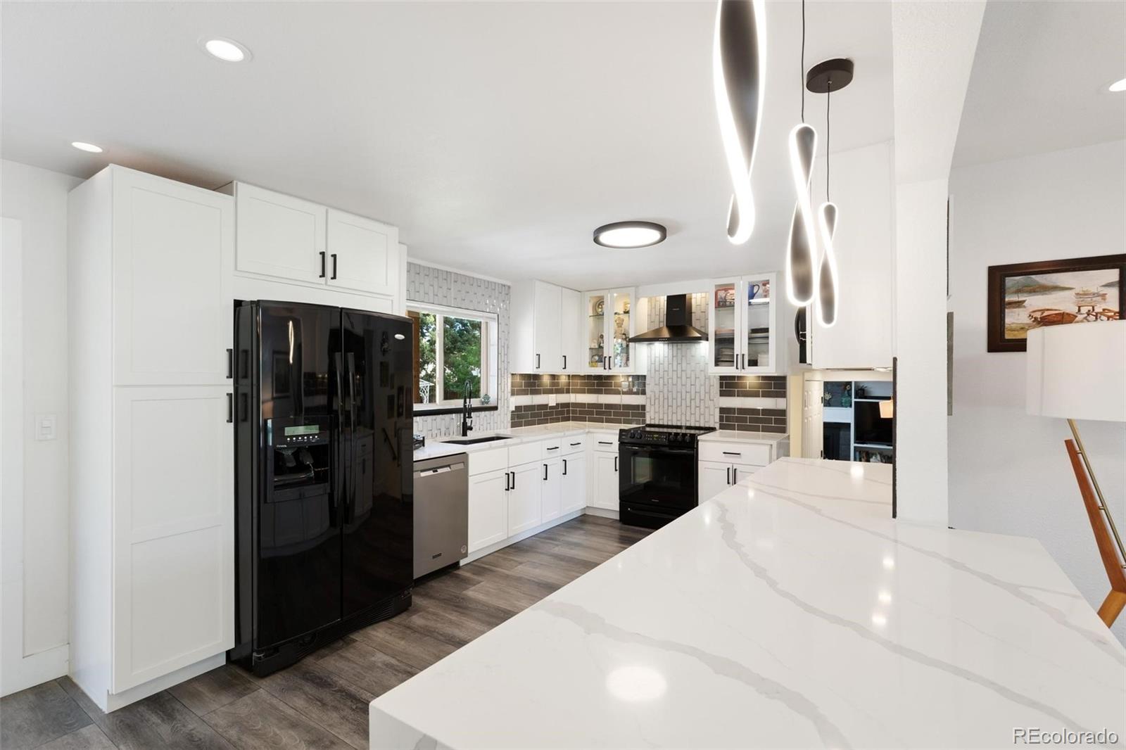 6083 S Lamar Drive