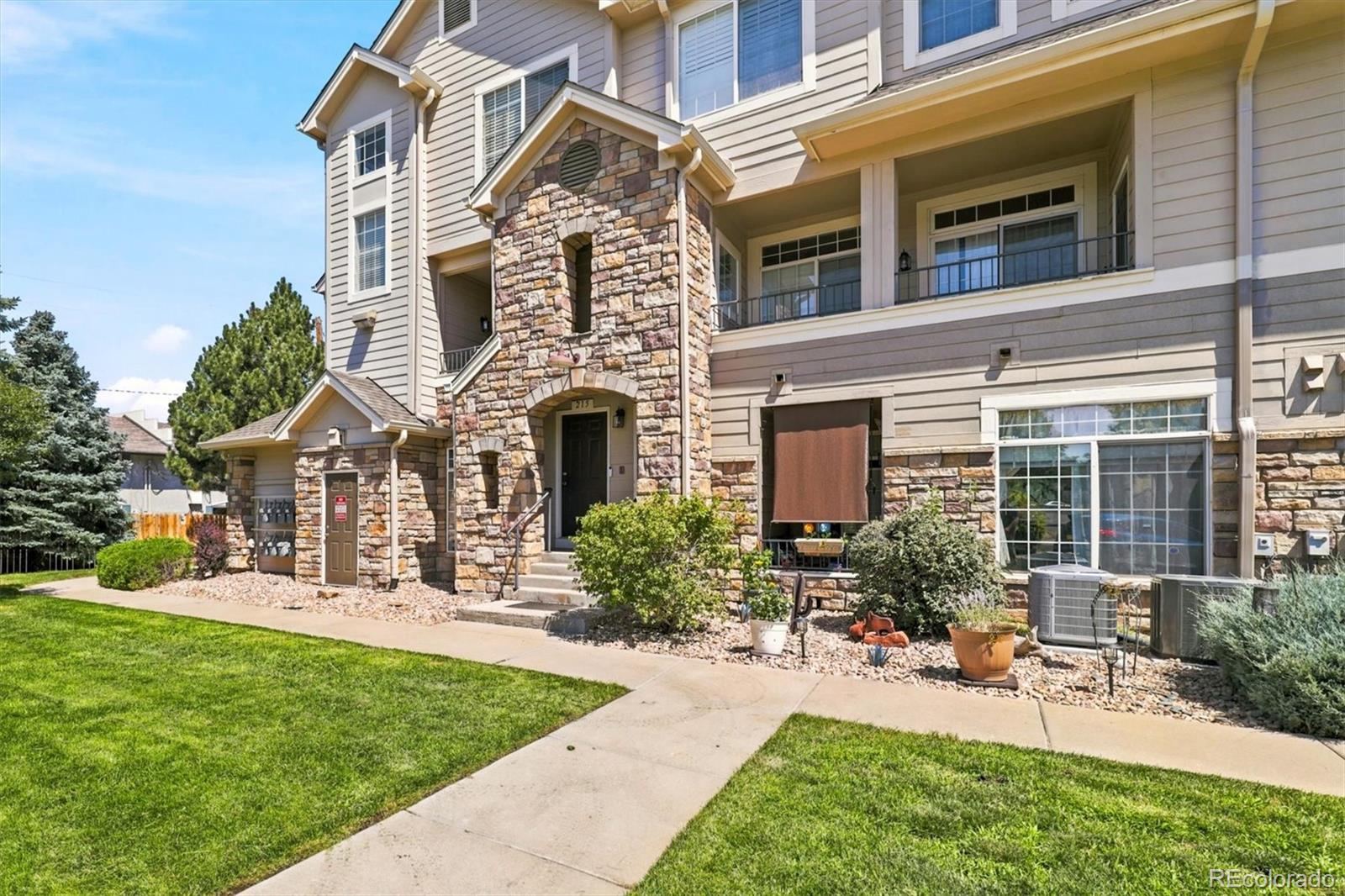 1509 S Florence Court Unit: 215