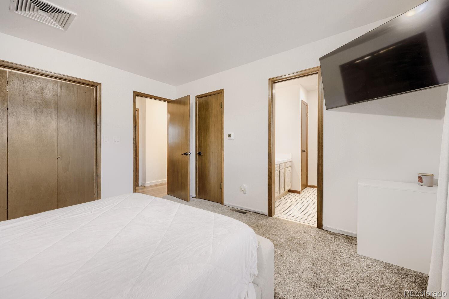 243 S 25th Avenue