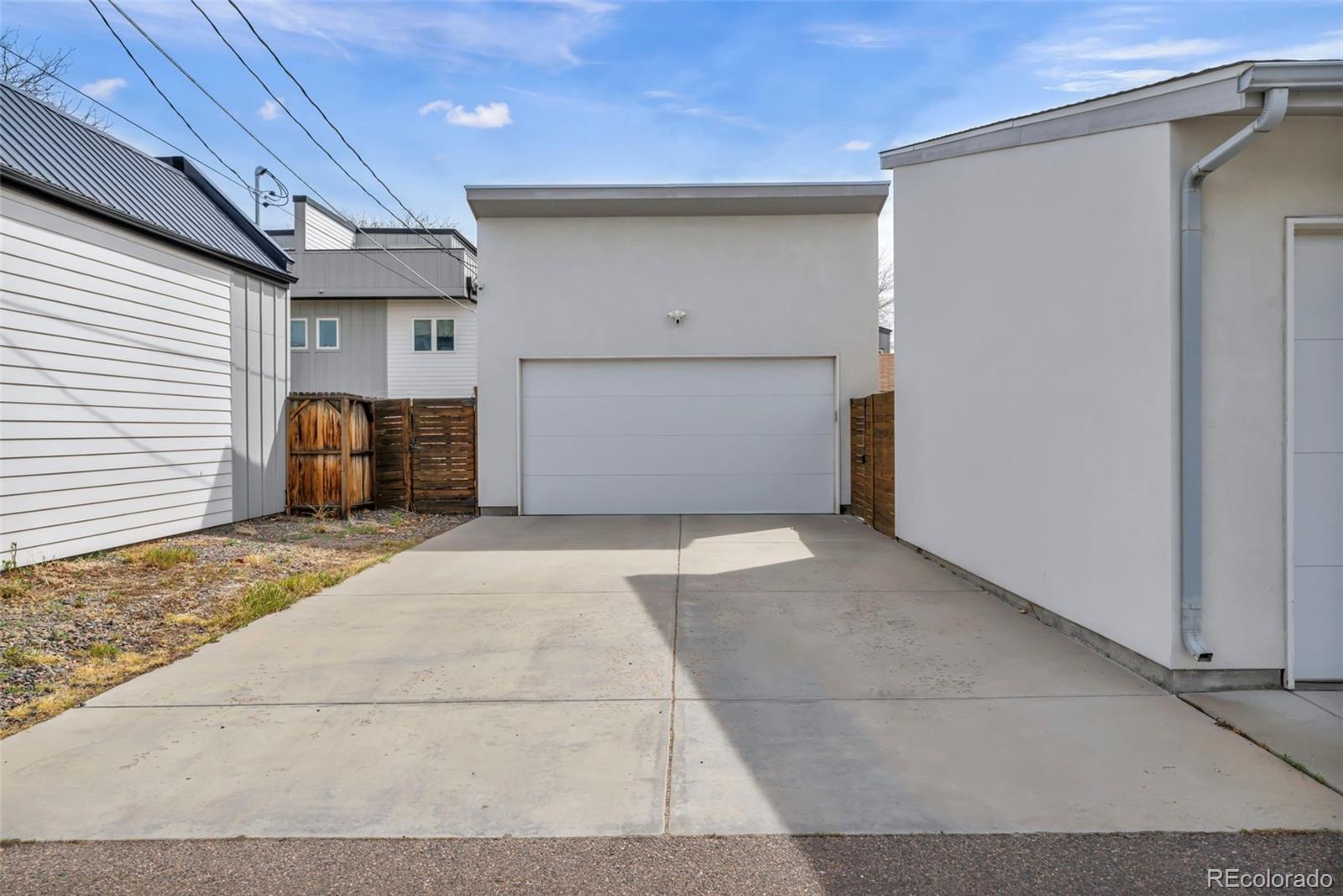 3227 W 20th Avenue