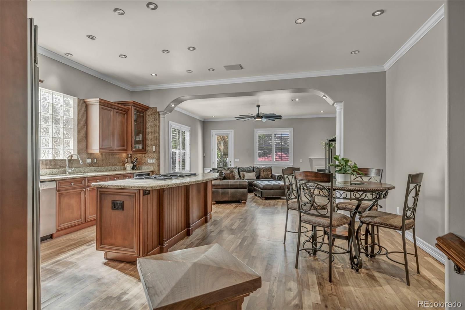 2527 Tremon Tremont