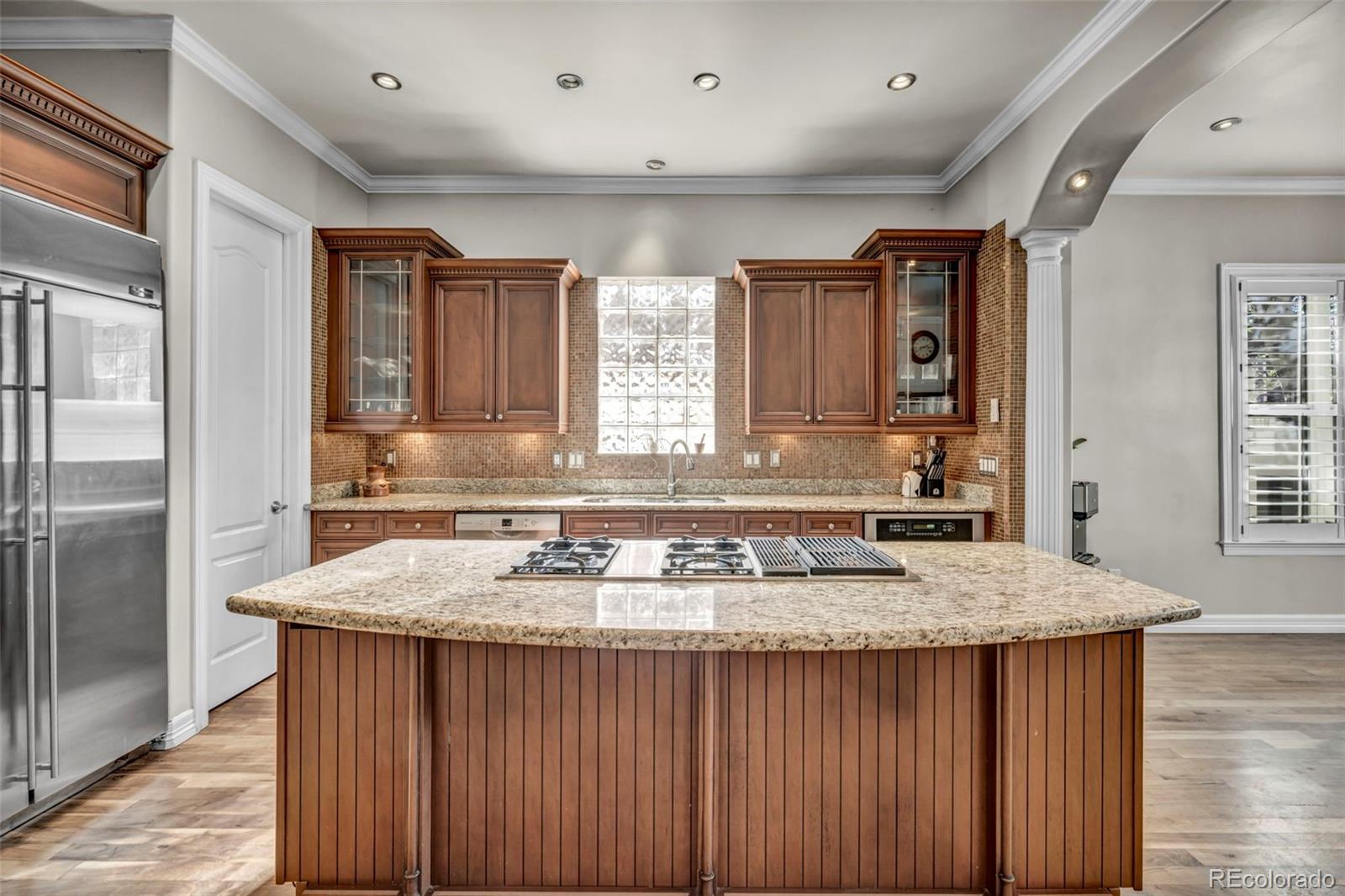 2527 Tremon Tremont