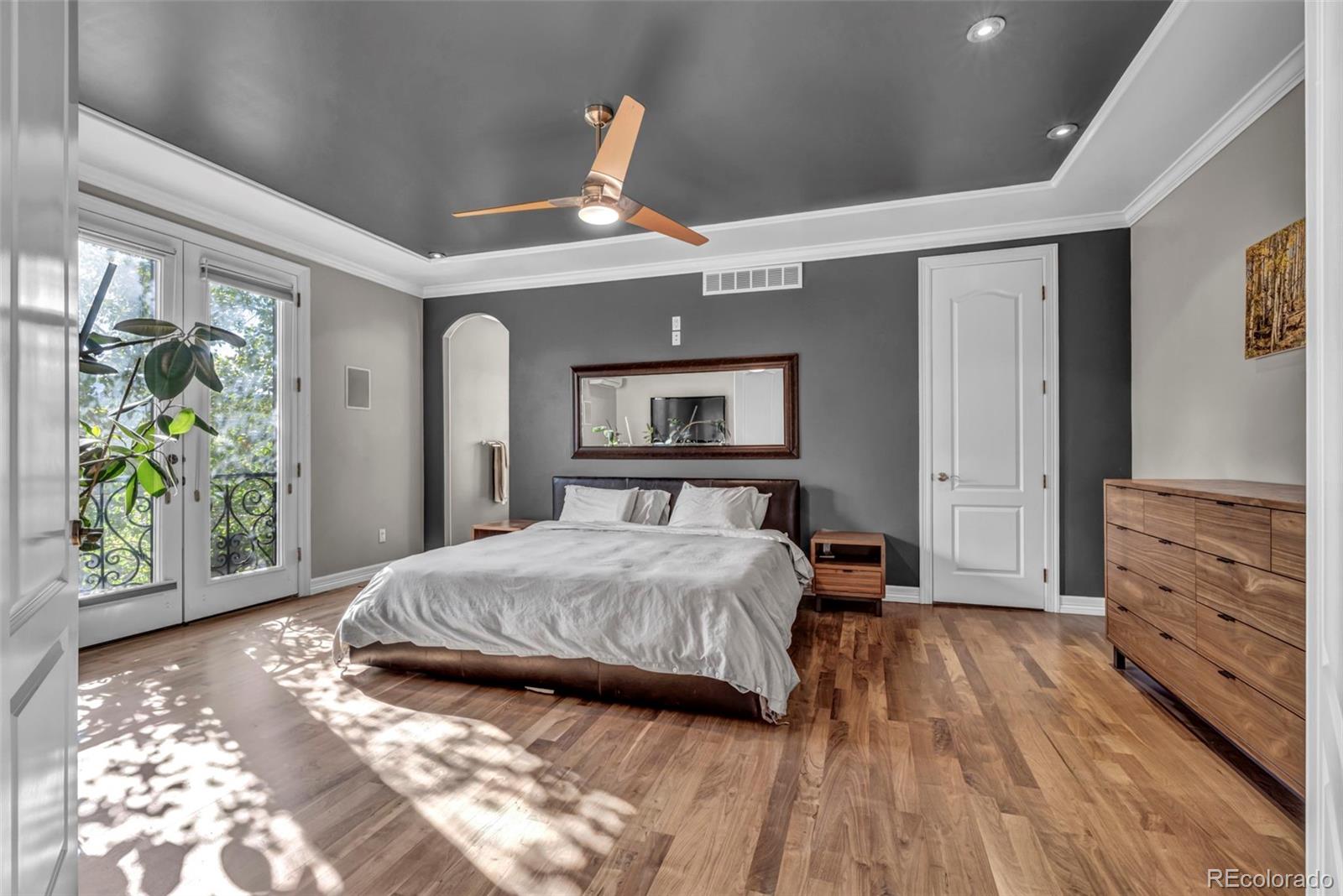 2527 Tremon Tremont