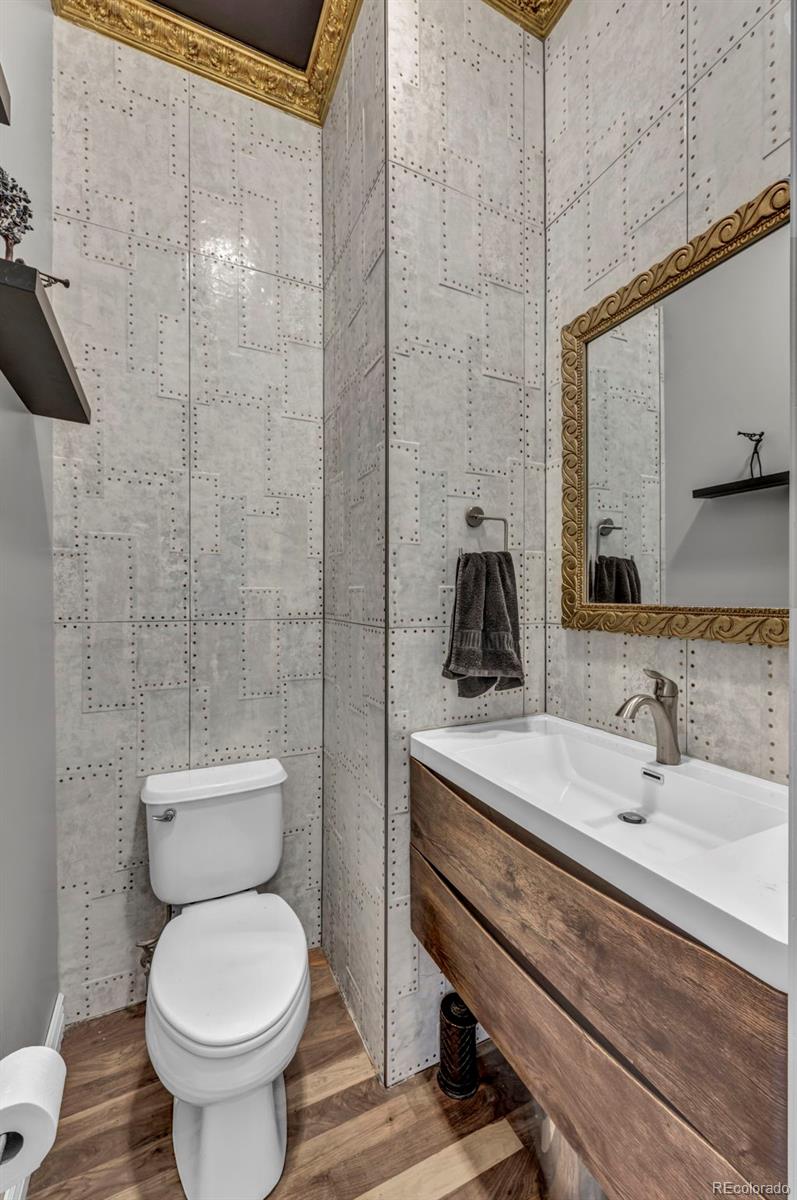 2527 Tremon Tremont