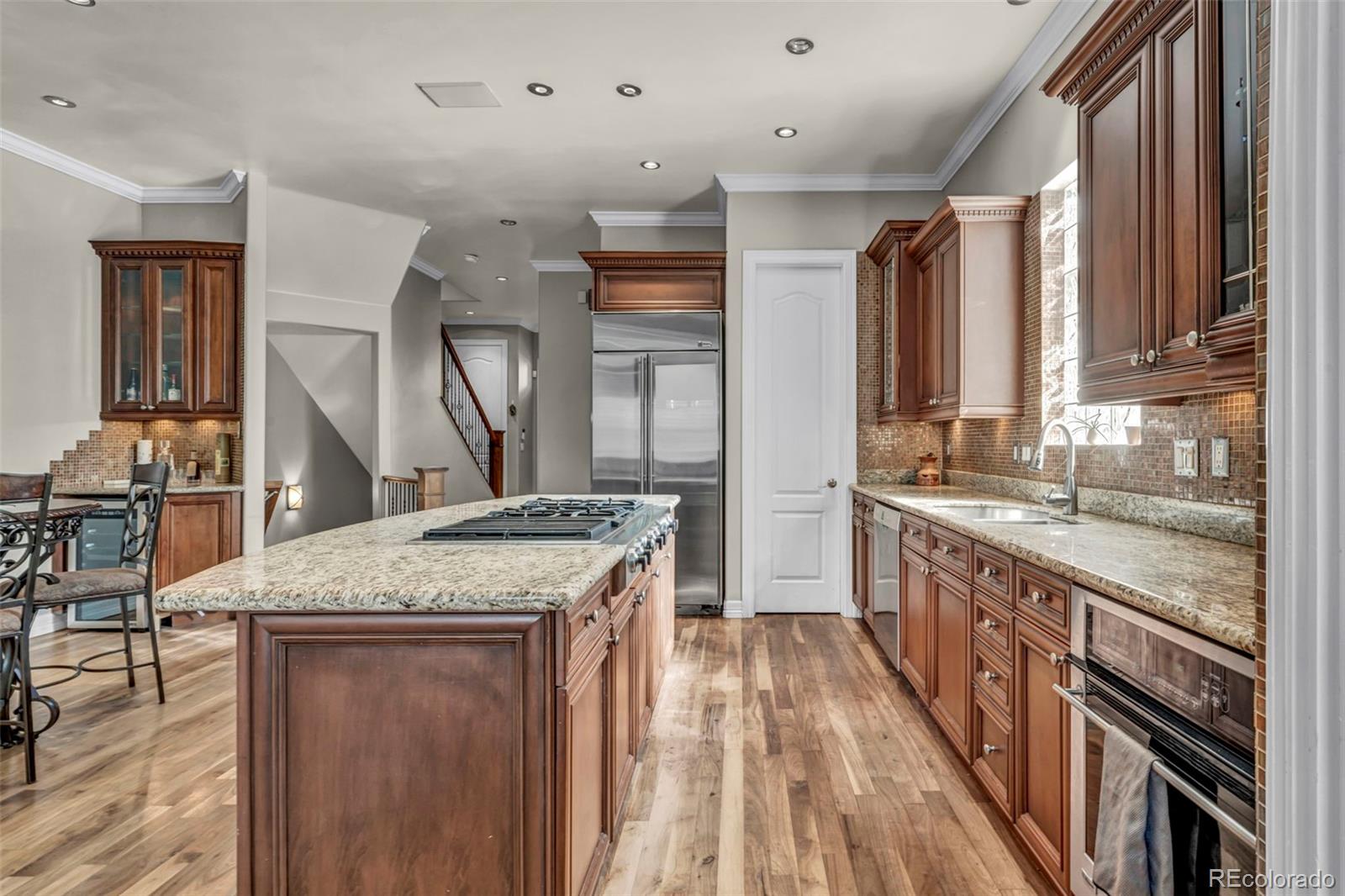 2527 Tremon Tremont