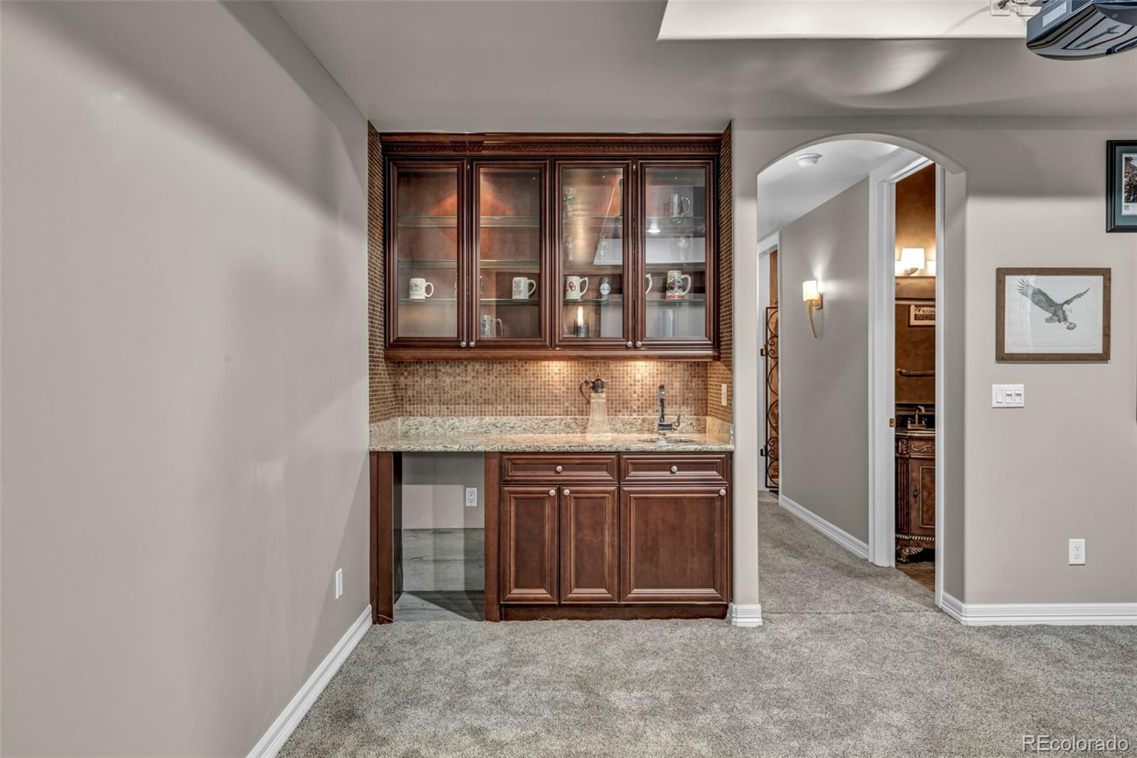 2527 Tremon Tremont
