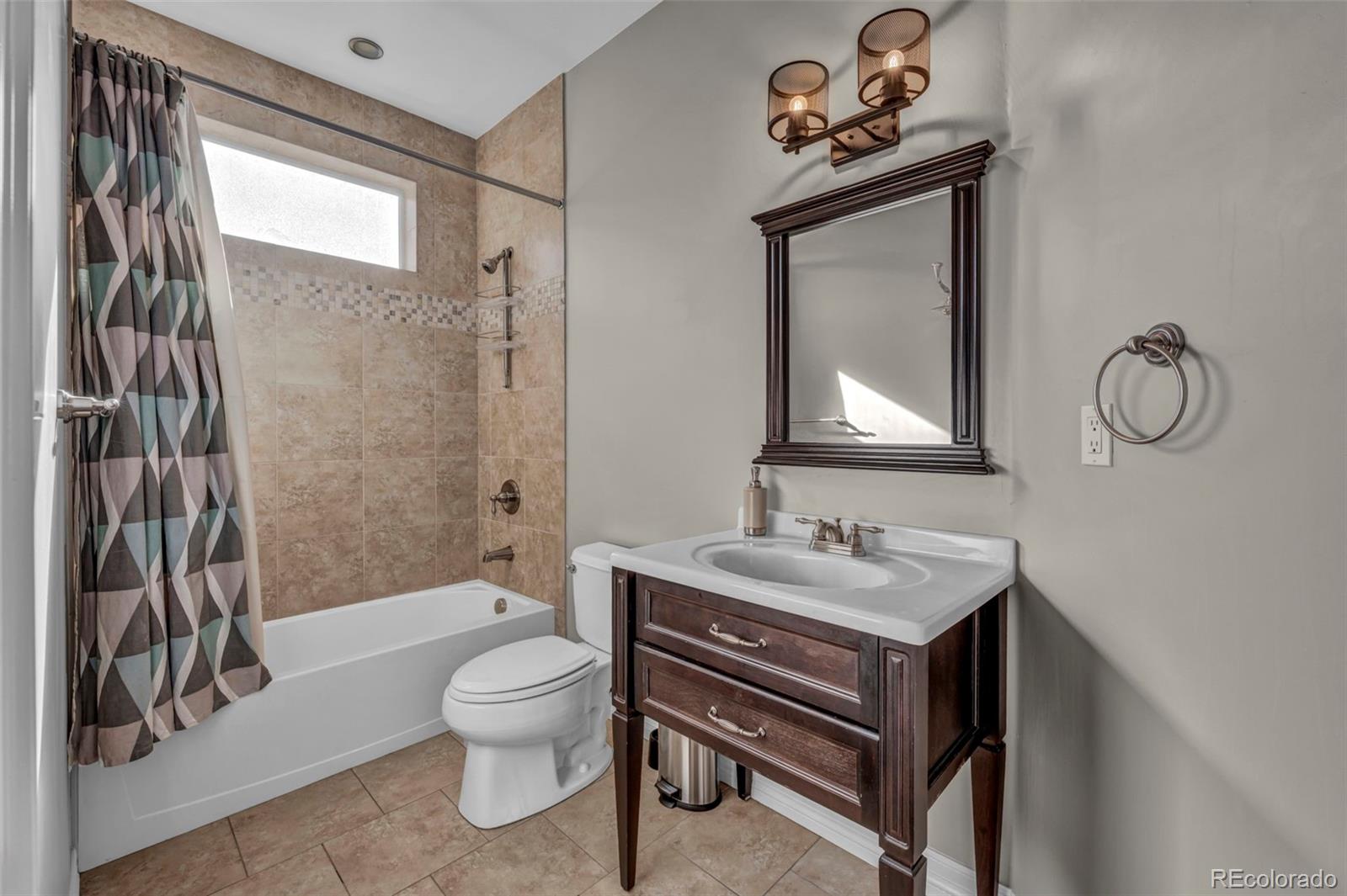 2527 Tremon Tremont
