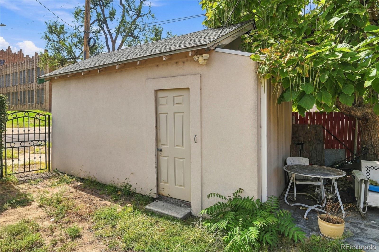 4207 Mariposa Street