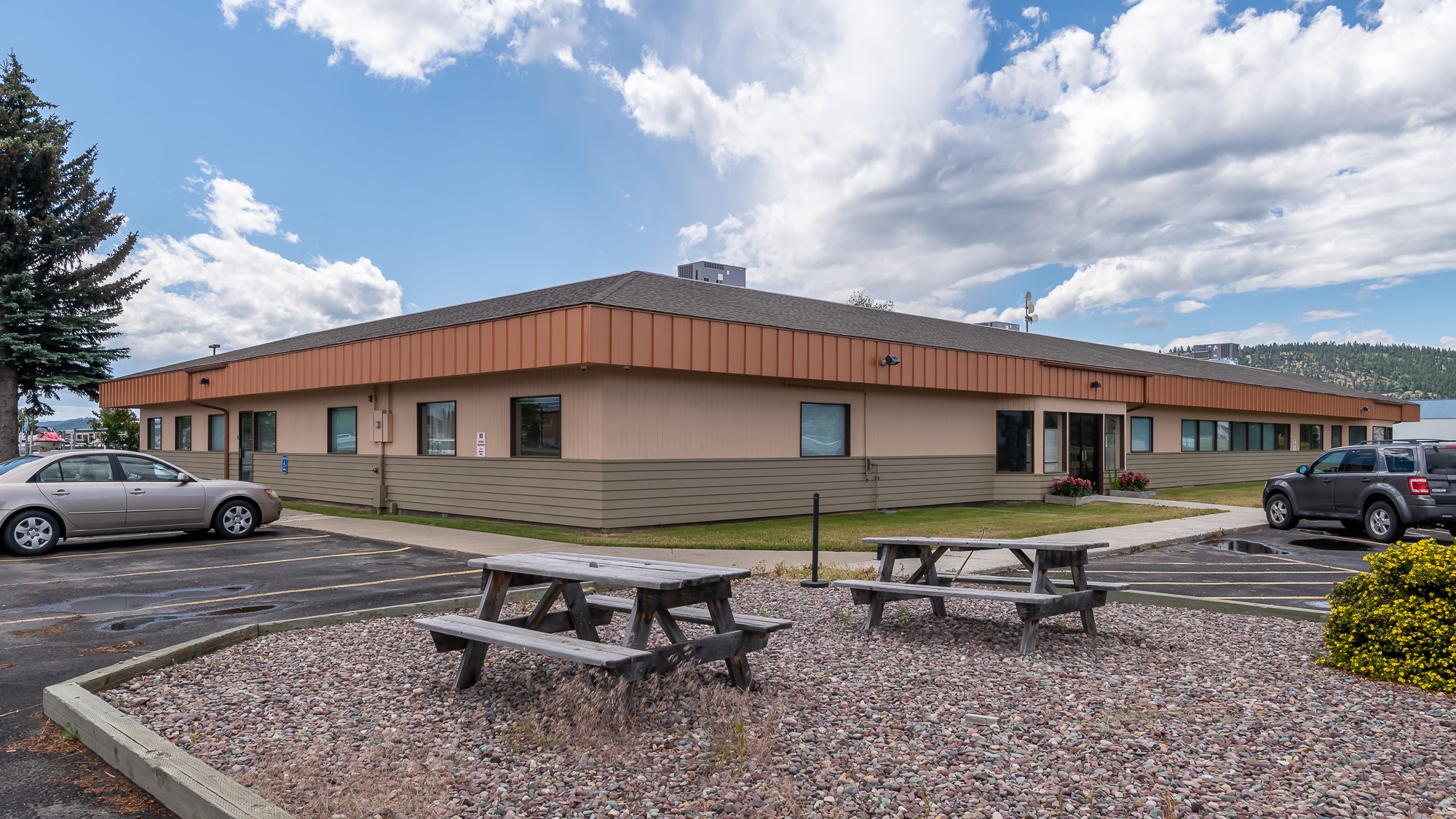 2282 Highway 93 S