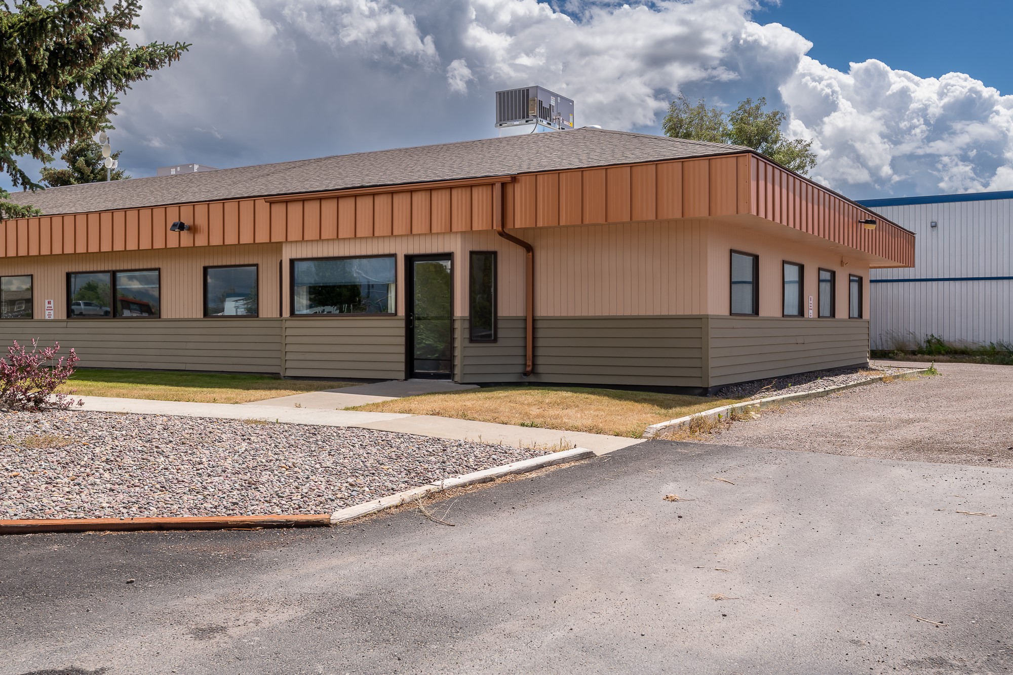 2282 Highway 93 S