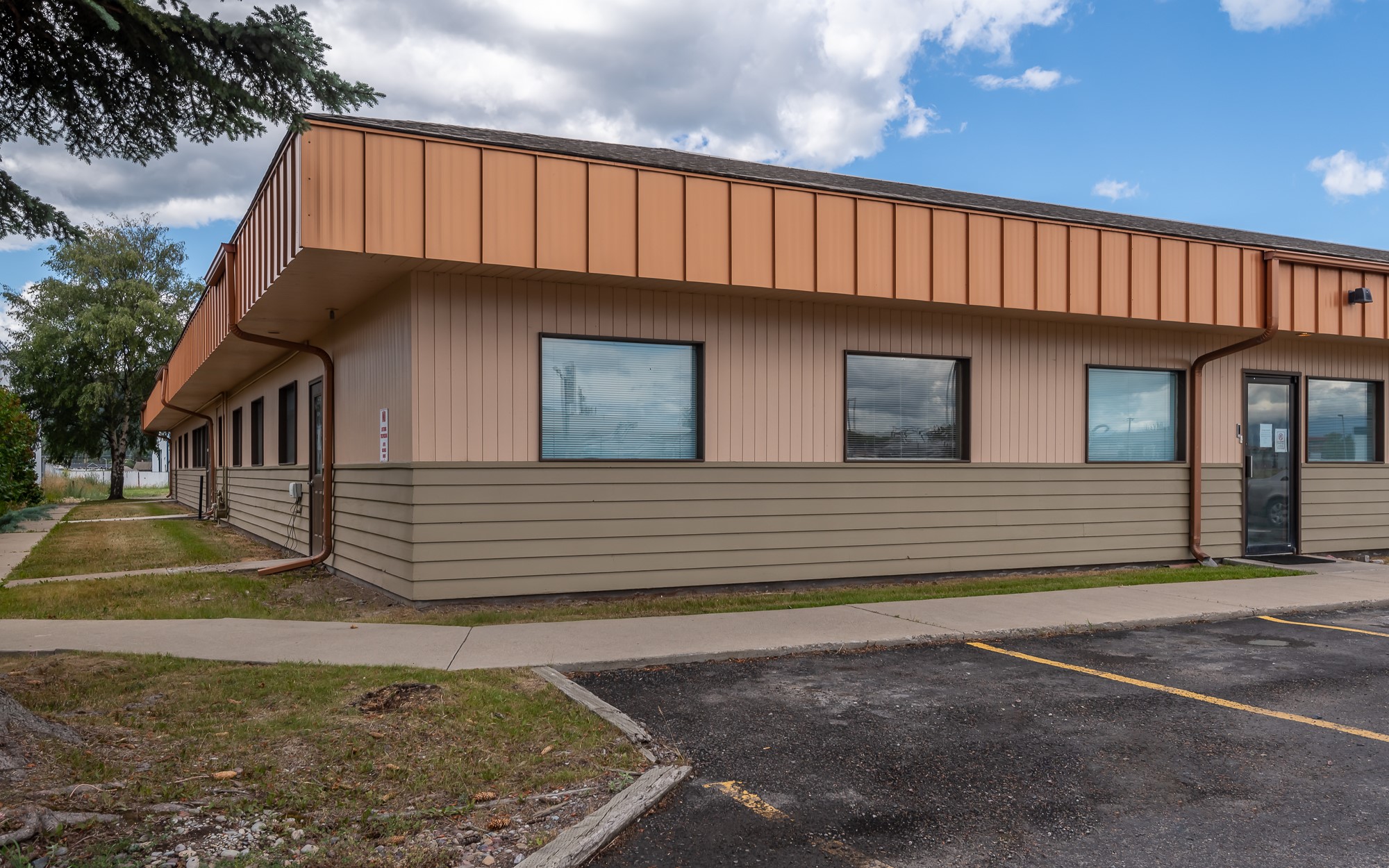 2282 Highway 93 S