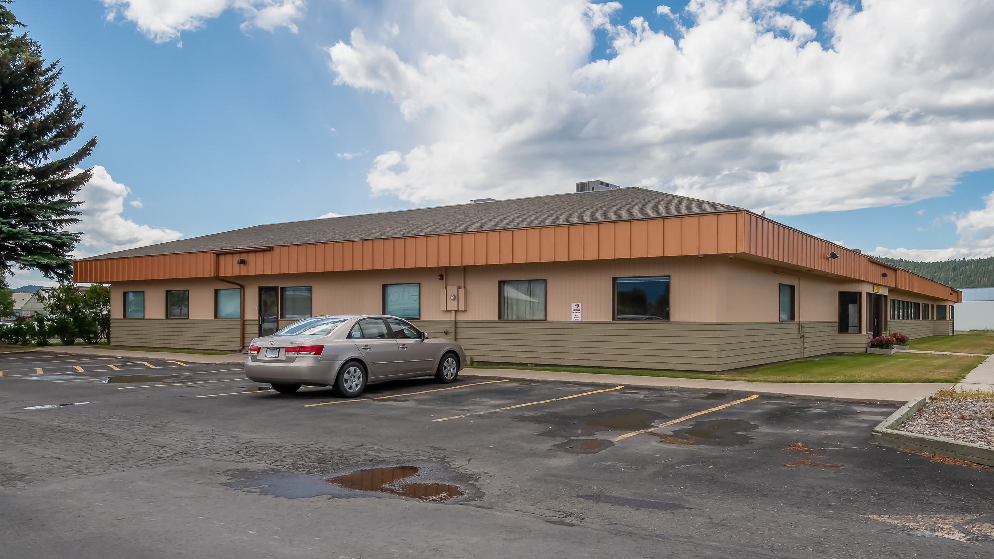 2282 Highway 93 S