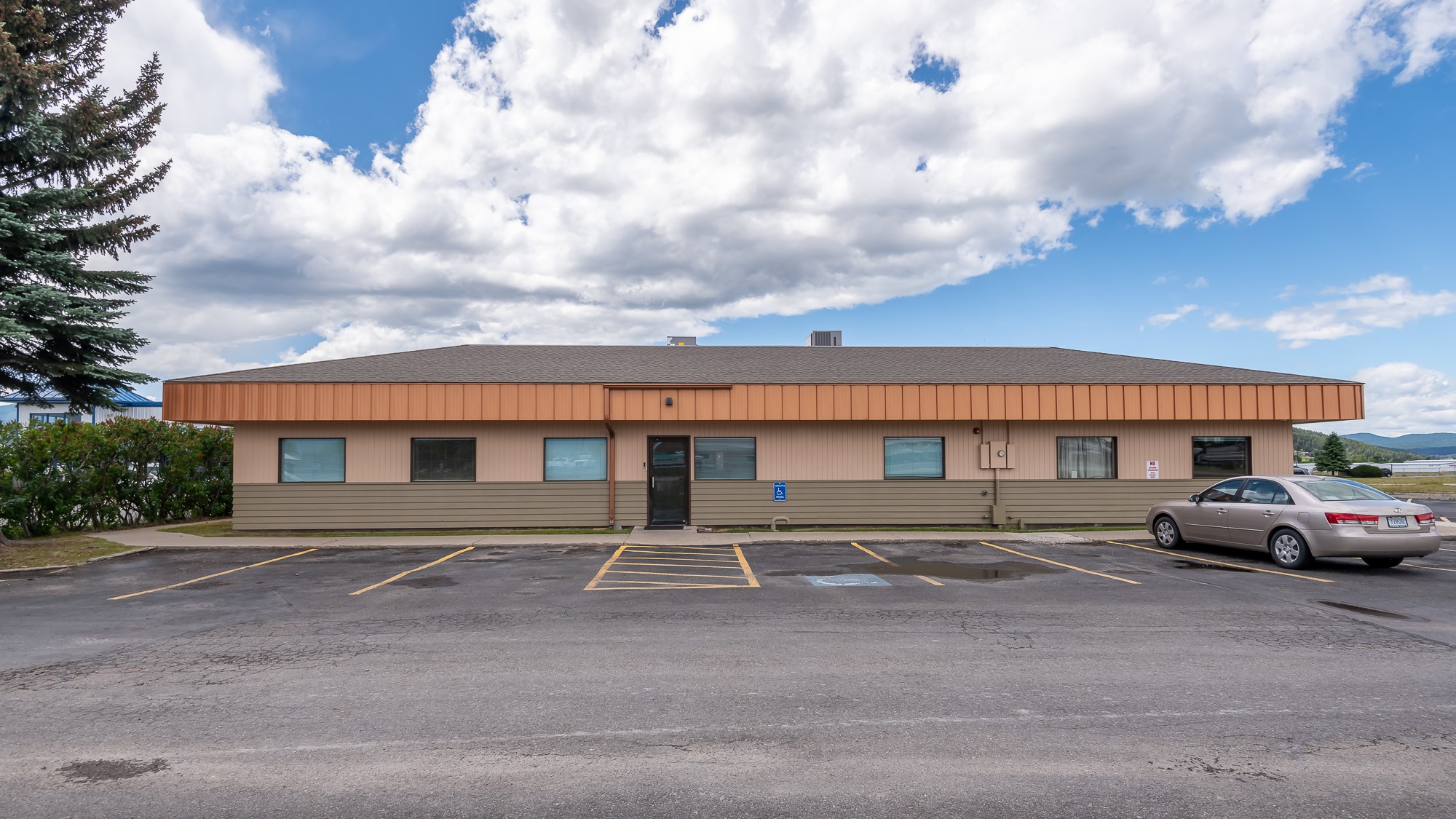 2282 Highway 93 S