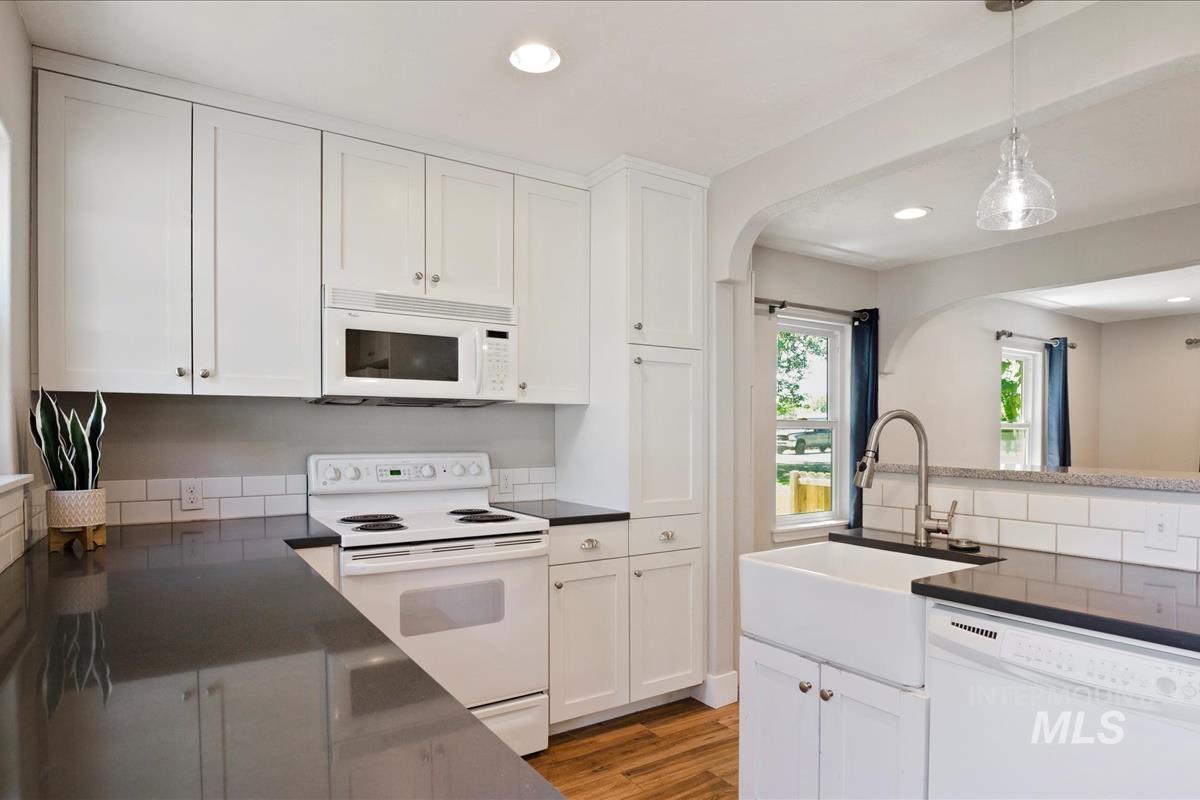 114 E Park Ave