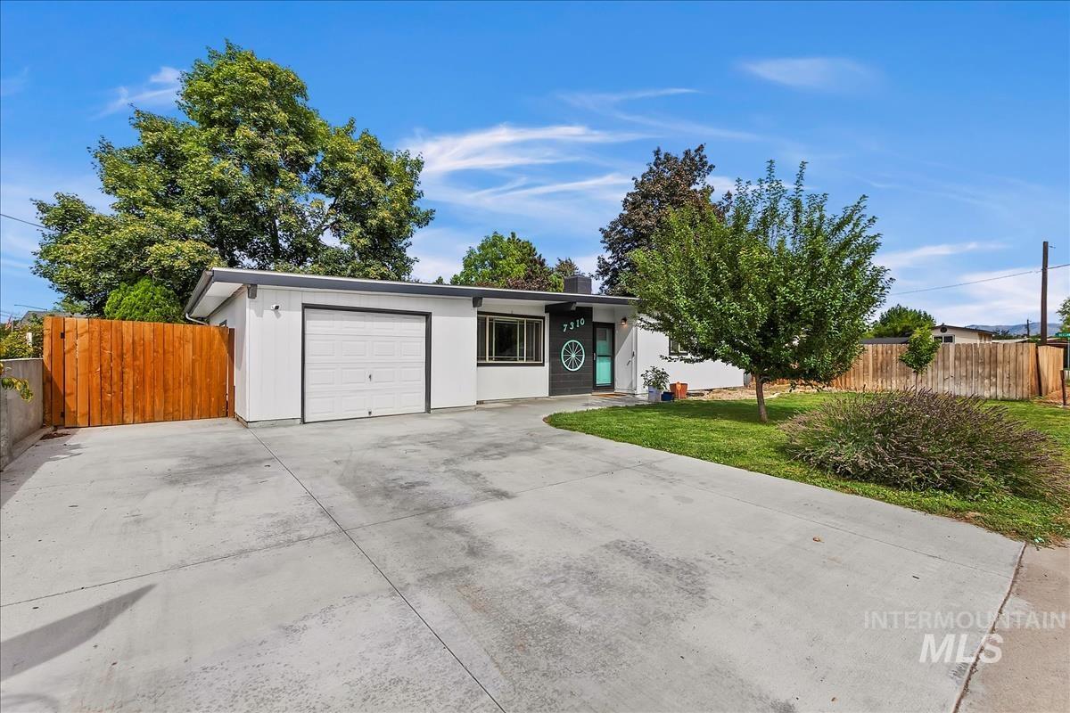 7310 W Sunnybrook Dr