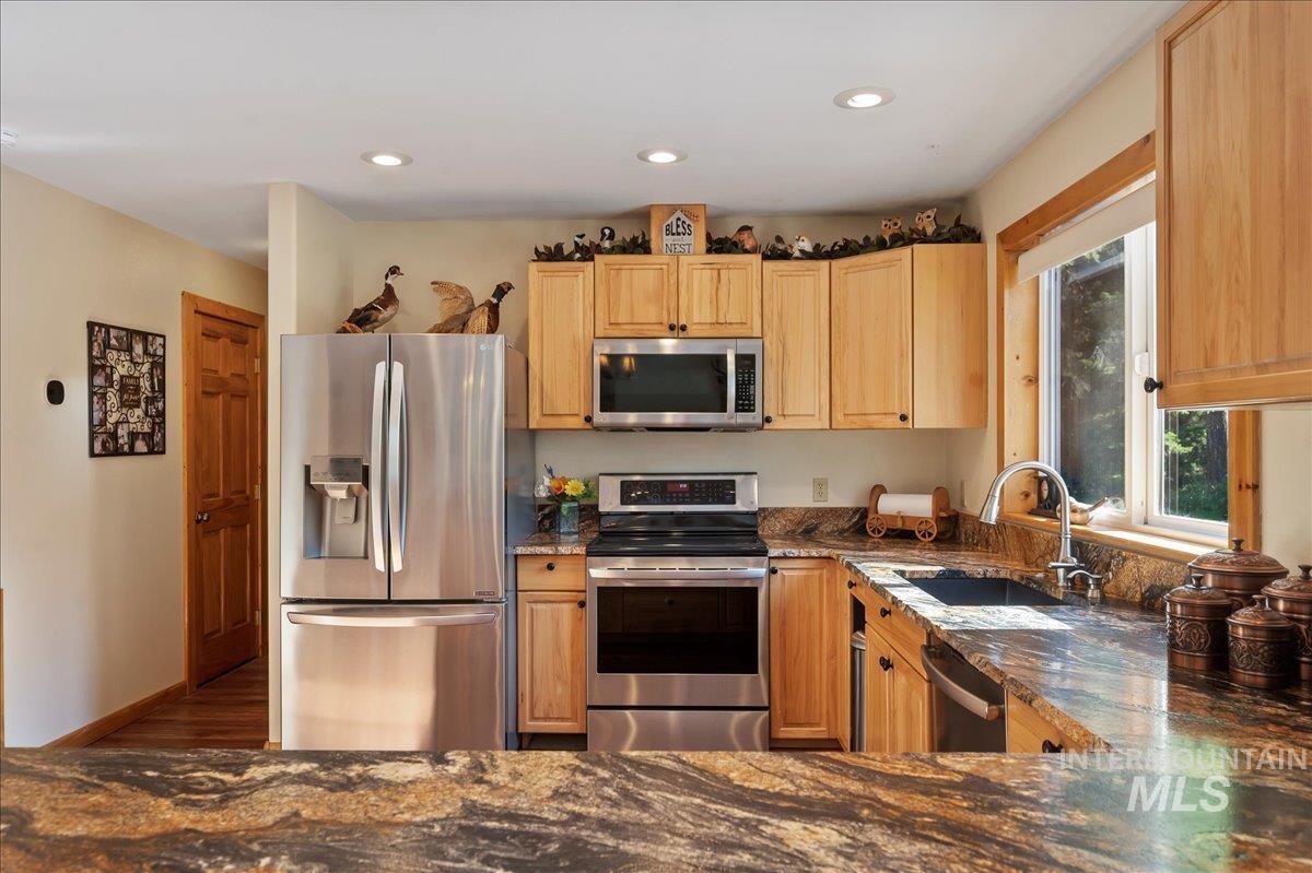 21 Pioneer Dr