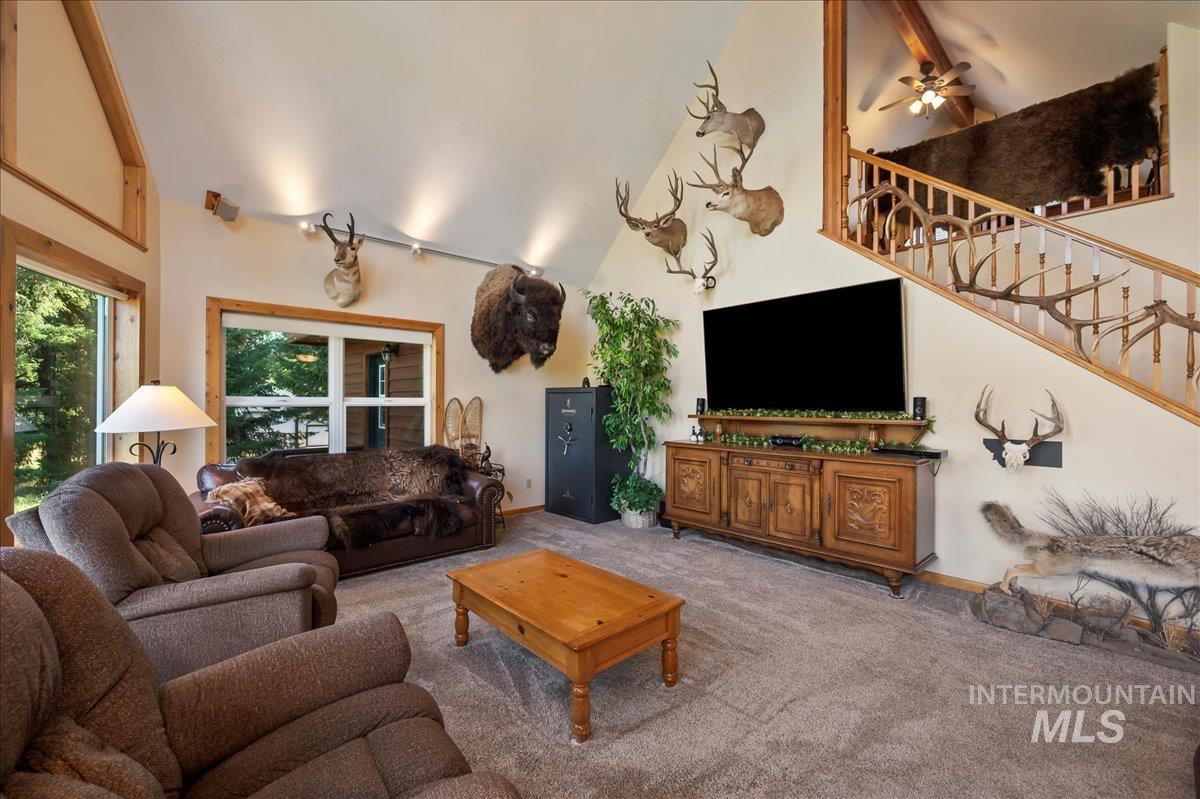 21 Pioneer Dr