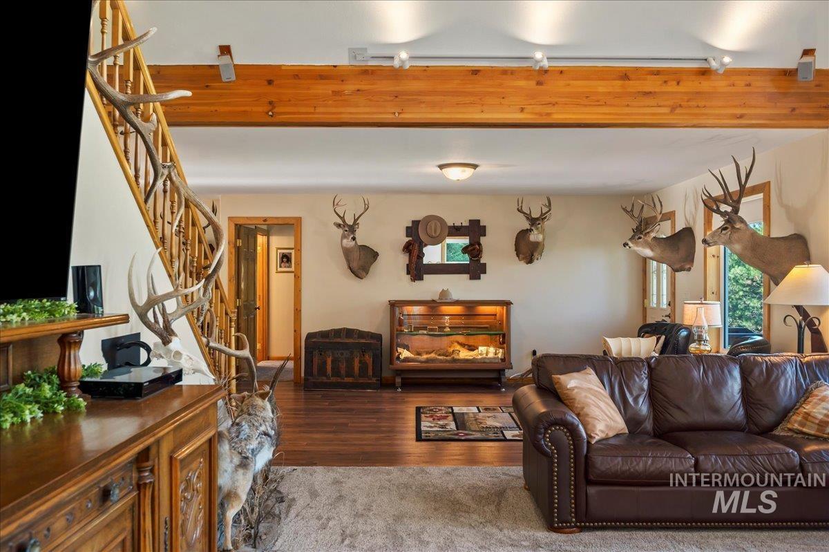 21 Pioneer Dr