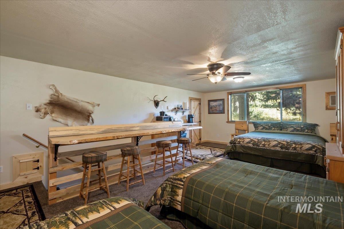 21 Pioneer Dr